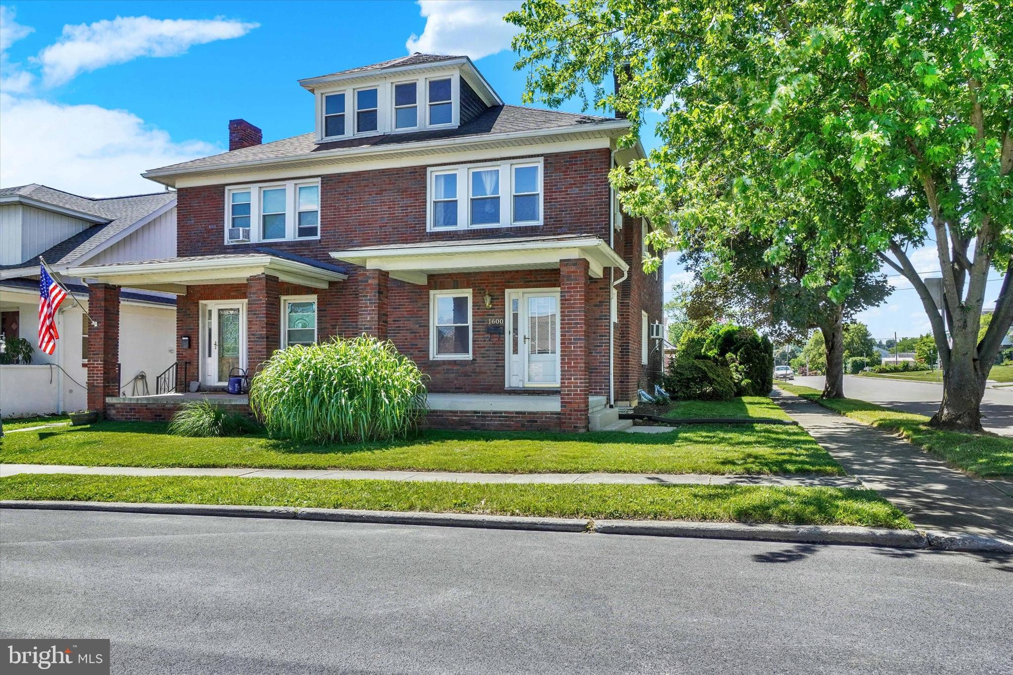 ELMWOOD - Residential