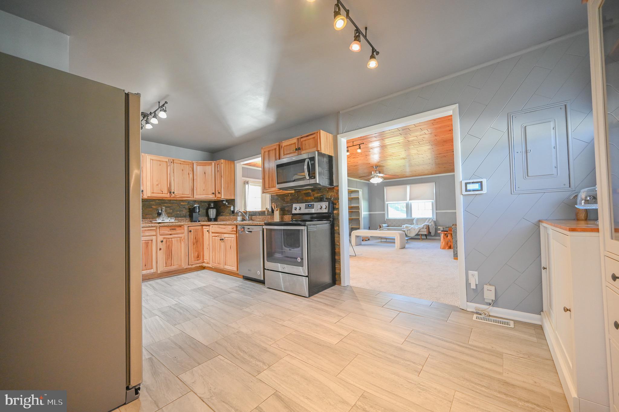 MEADOWLARK - Residential Lease