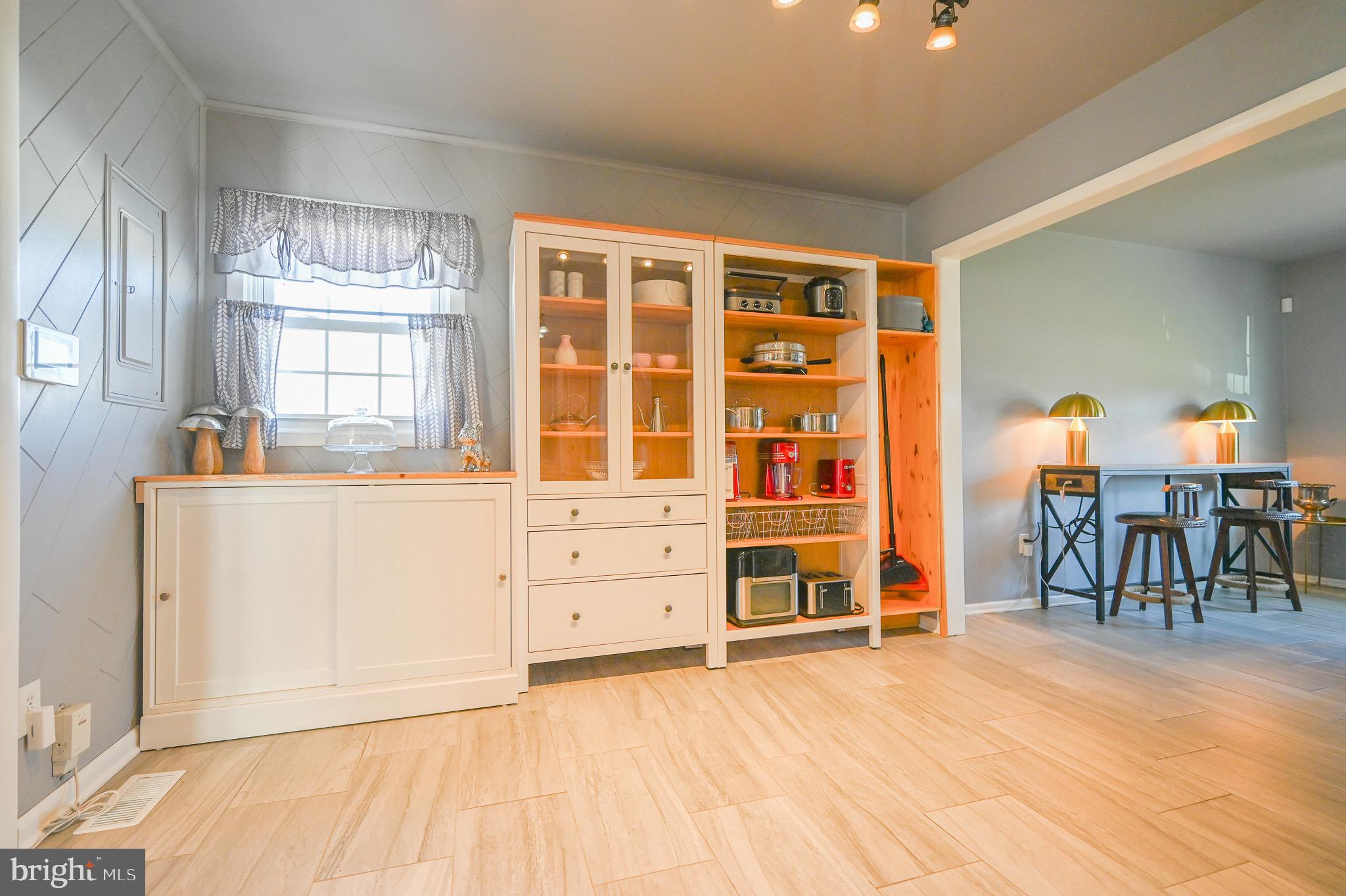 MEADOWLARK - Residential Lease