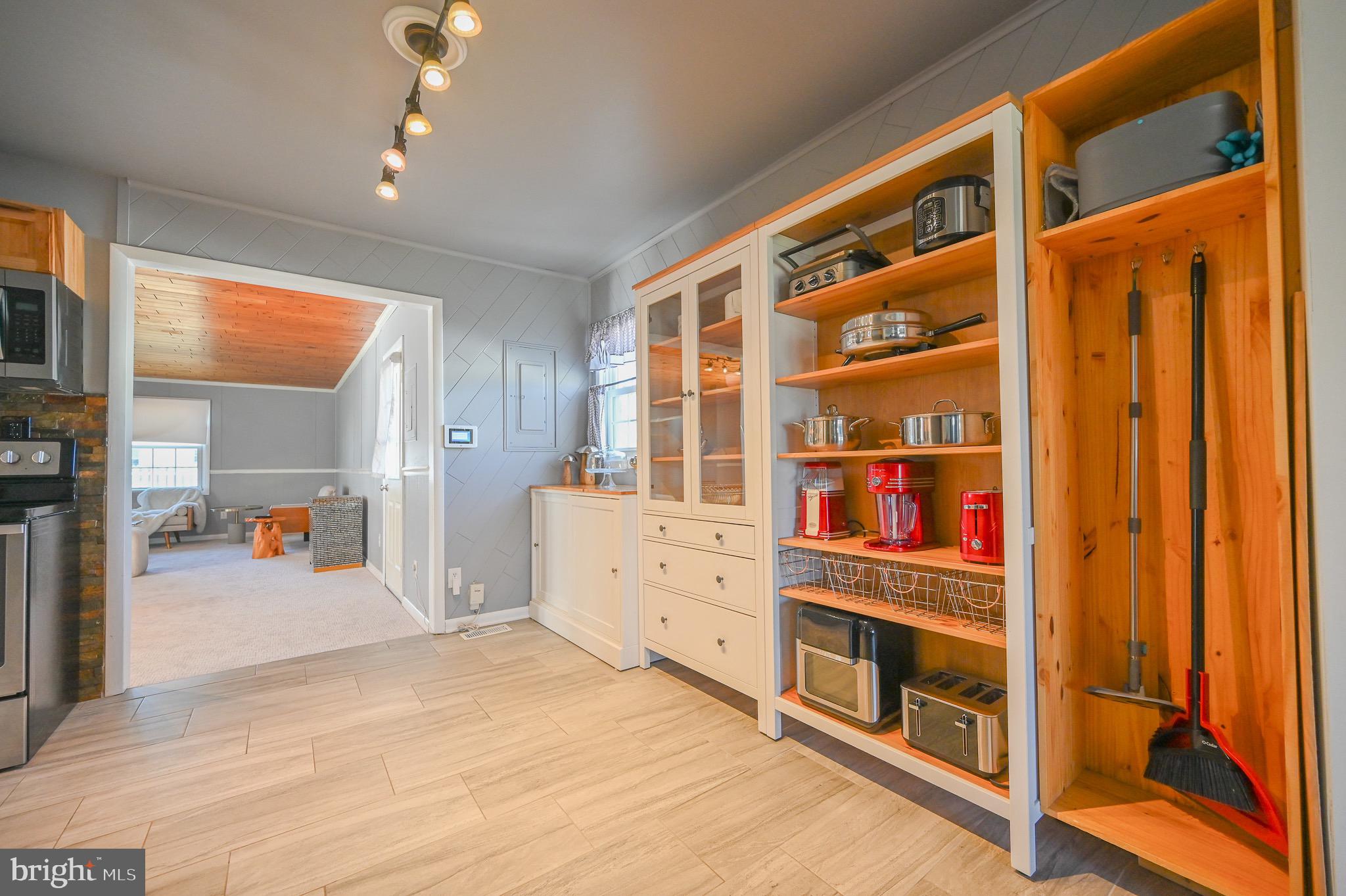 MEADOWLARK - Residential Lease