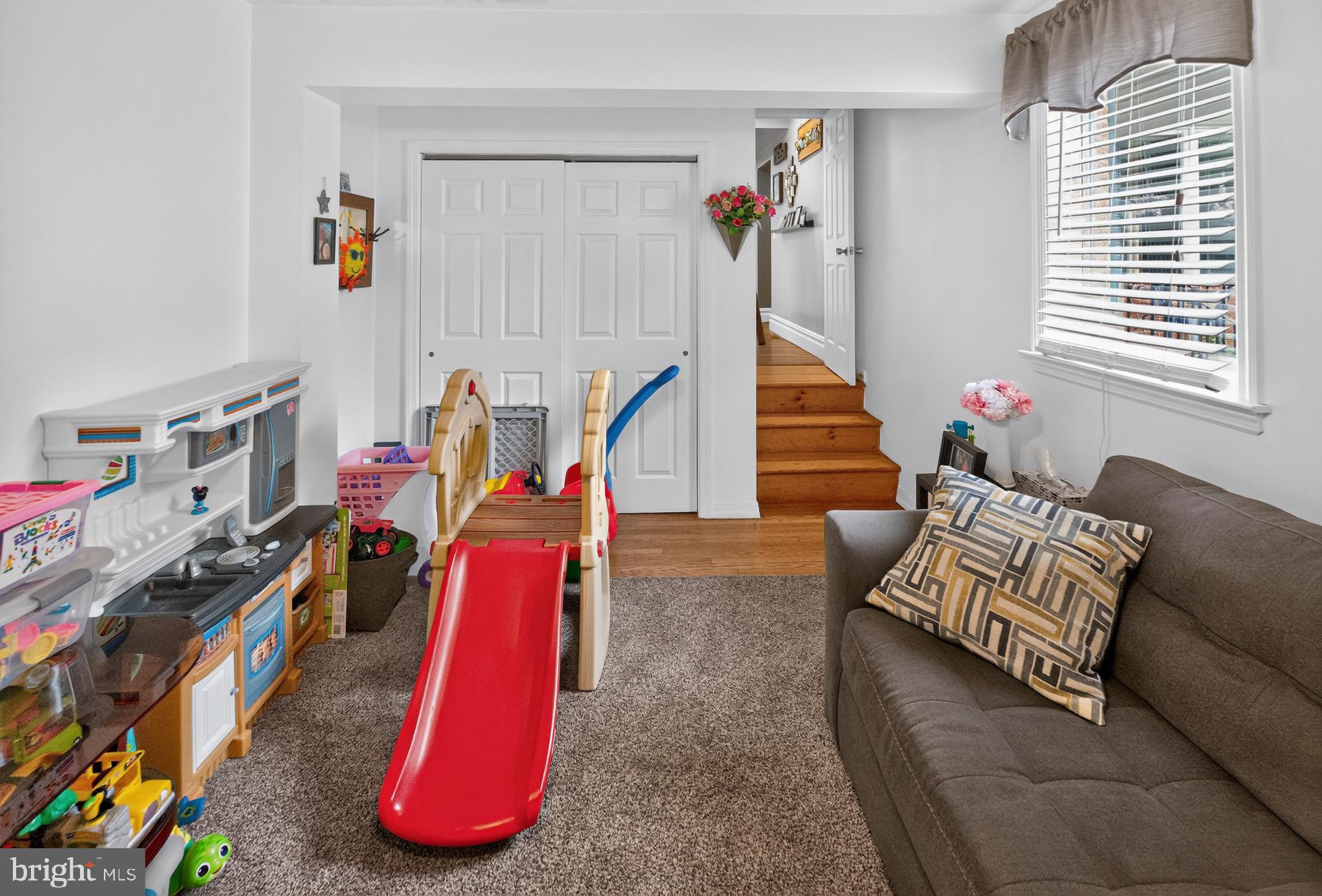HUNTINGDON HILLS - Residential