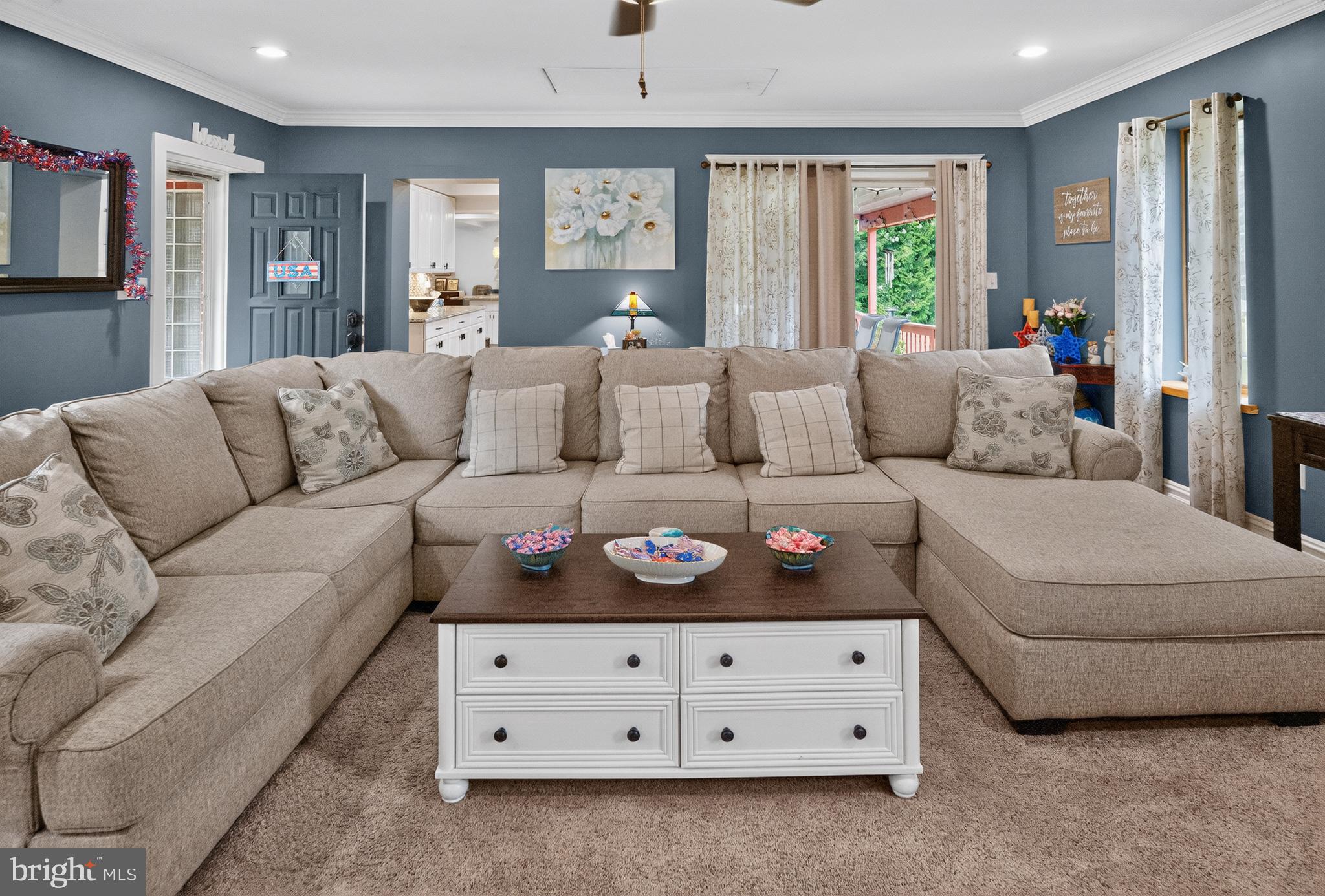 HUNTINGDON HILLS - Residential