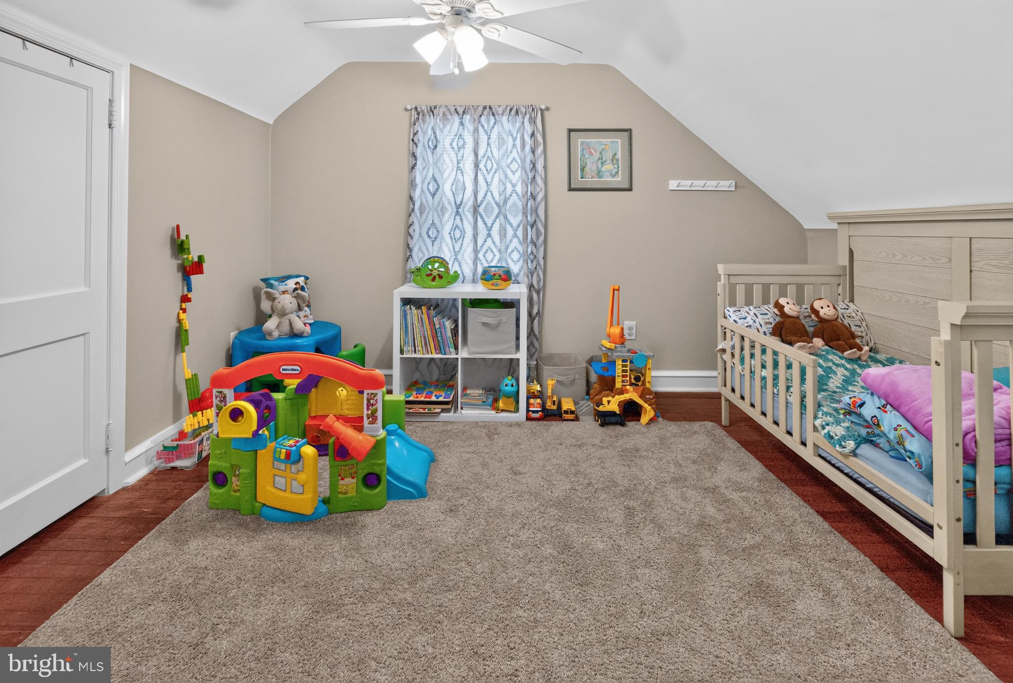 HUNTINGDON HILLS - Residential