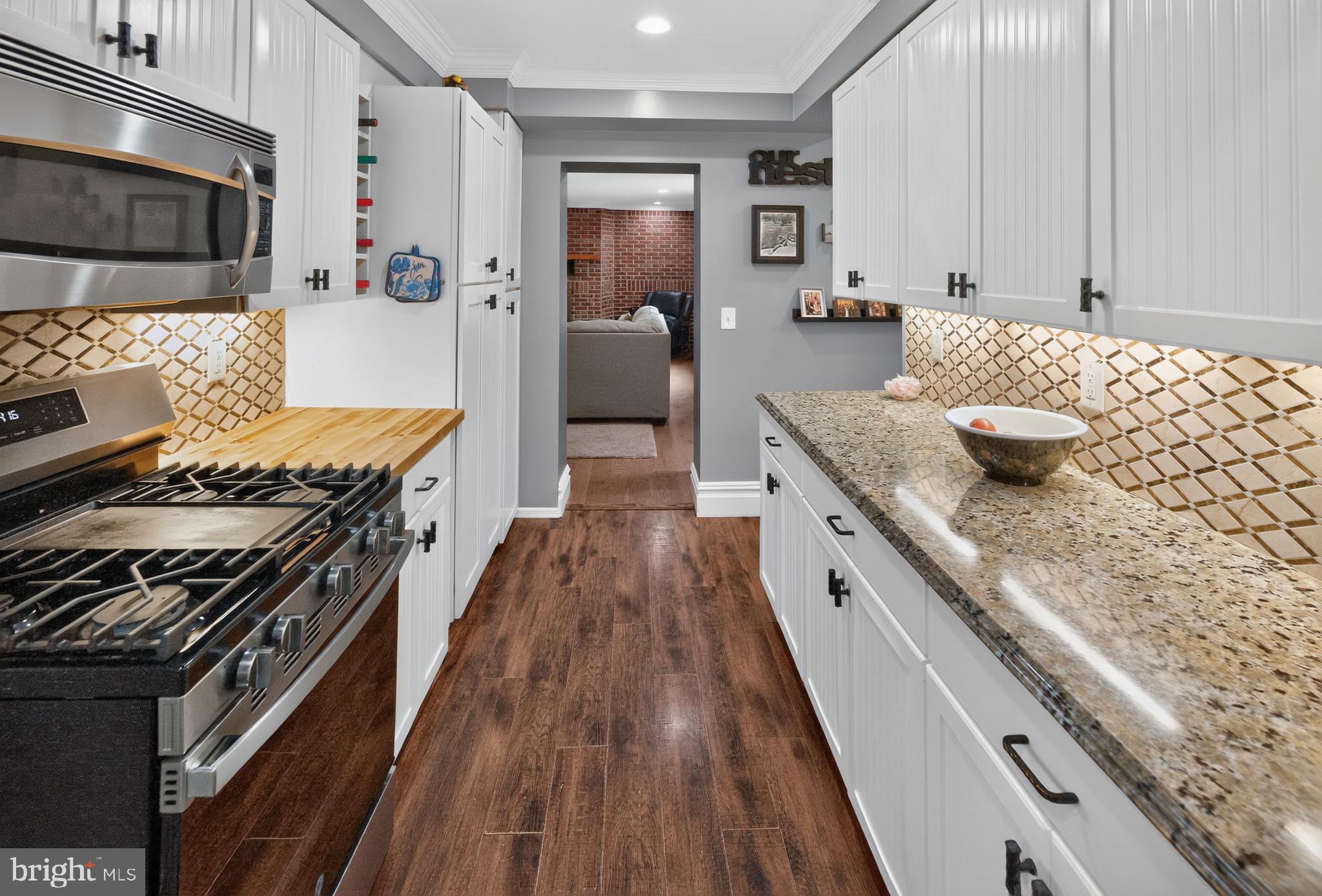 HUNTINGDON HILLS - Residential