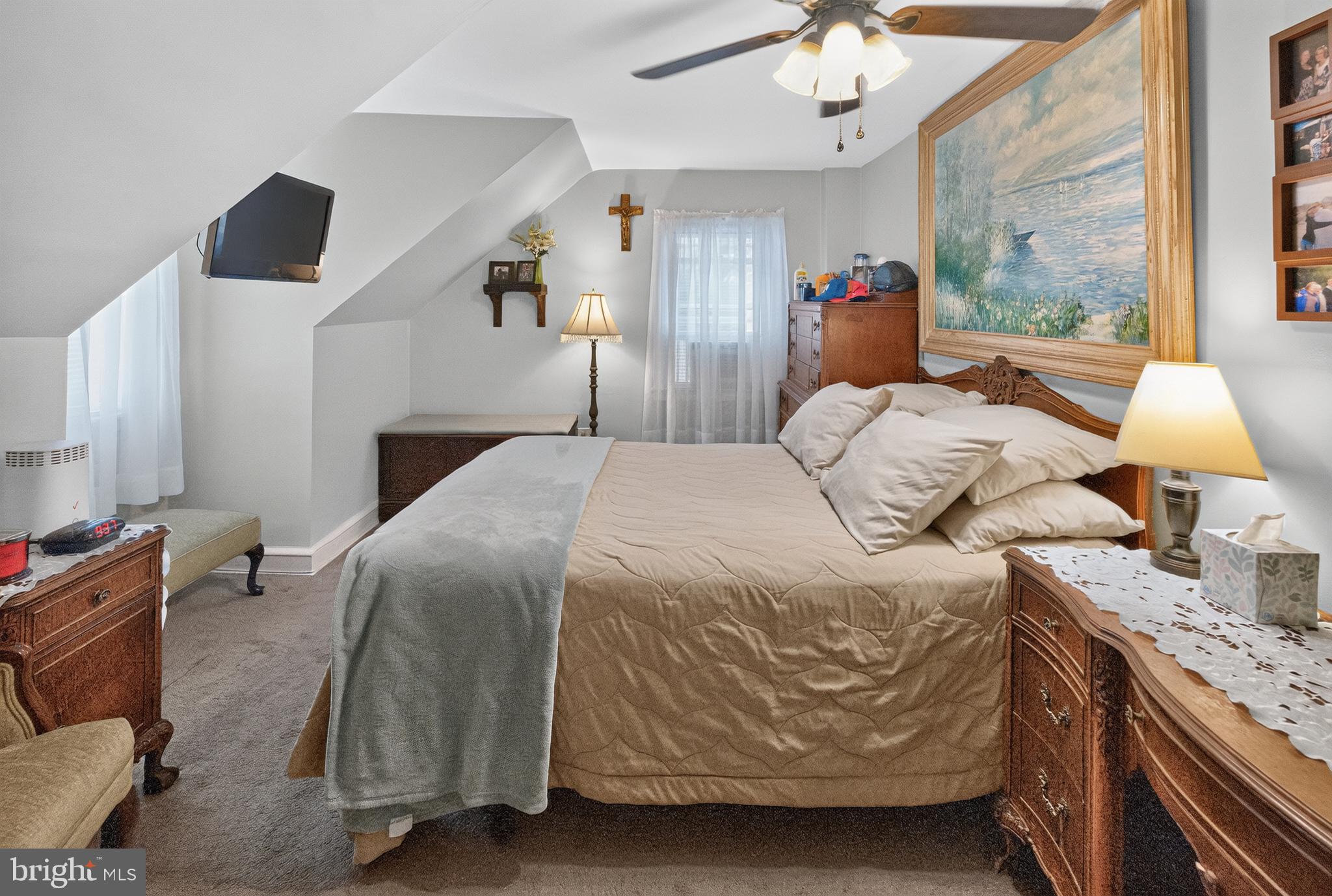 HUNTINGDON HILLS - Residential
