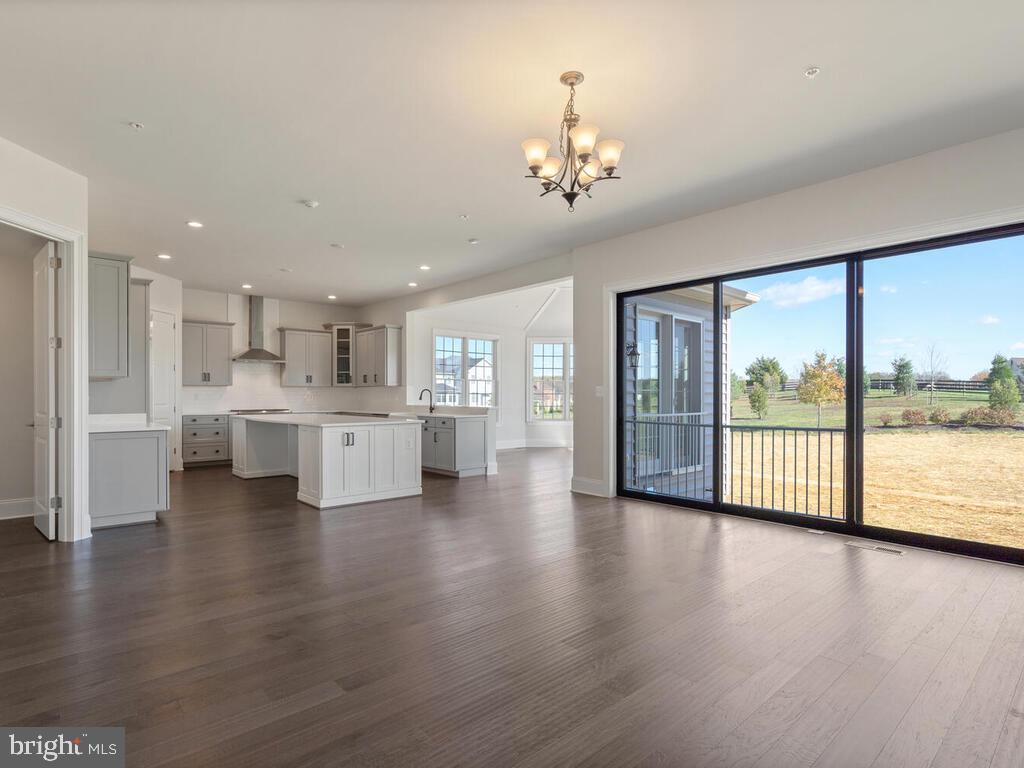 TROTTERS GLEN - Residential