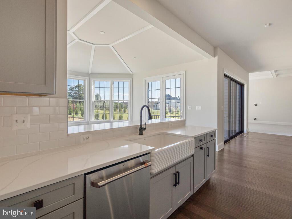 TROTTERS GLEN - Residential