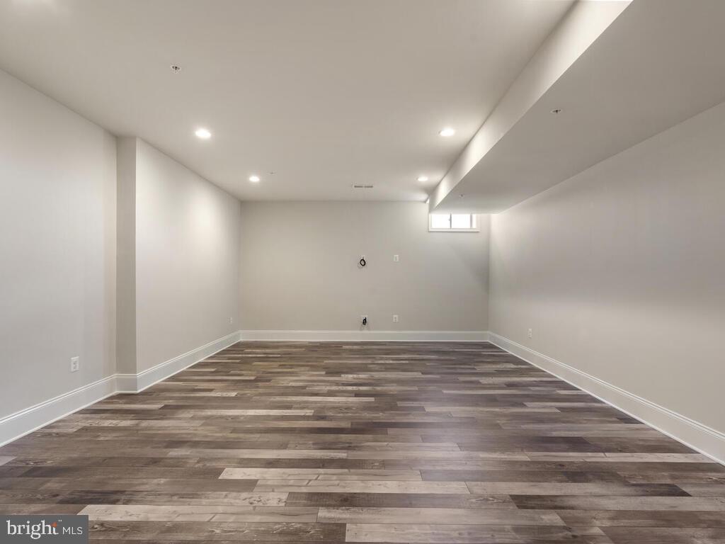 TROTTERS GLEN - Residential