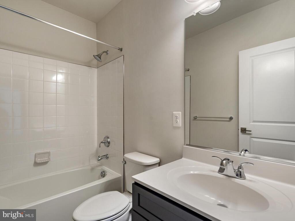 TROTTERS GLEN - Residential