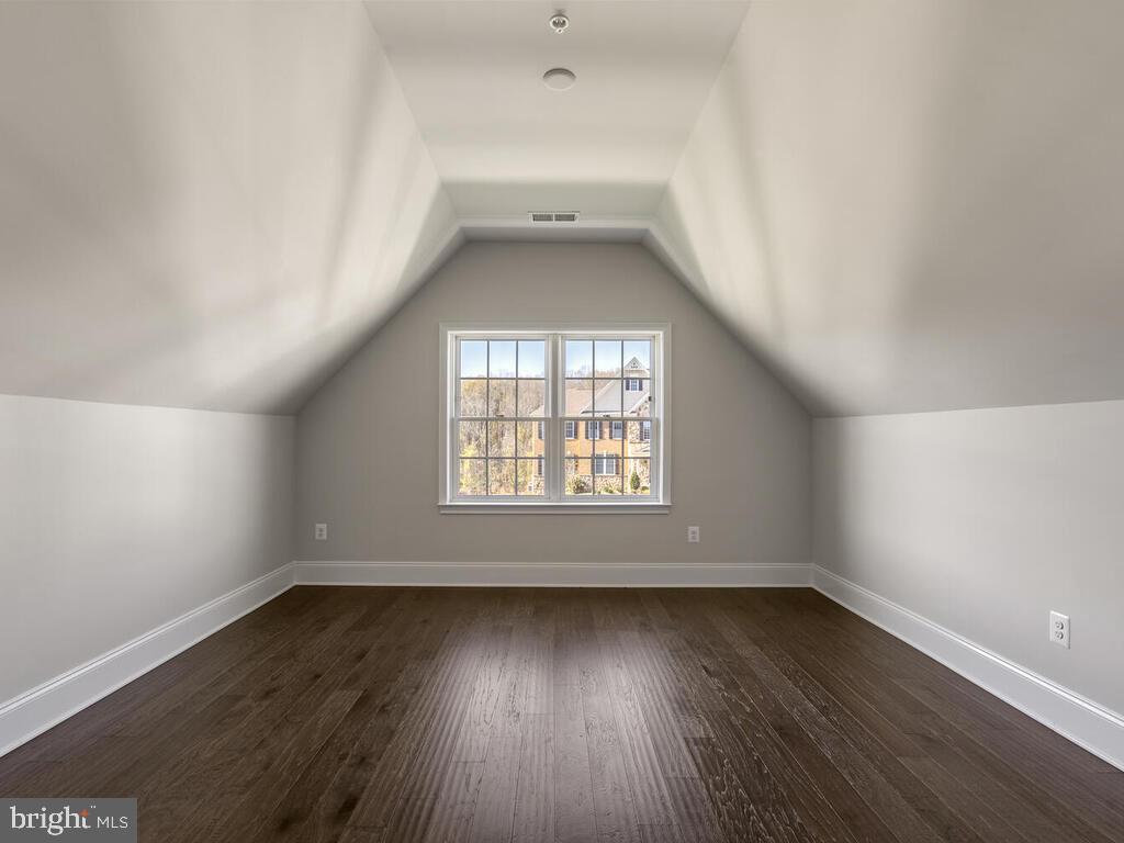 TROTTERS GLEN - Residential