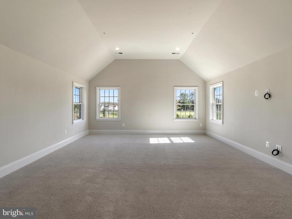 TROTTERS GLEN - Residential