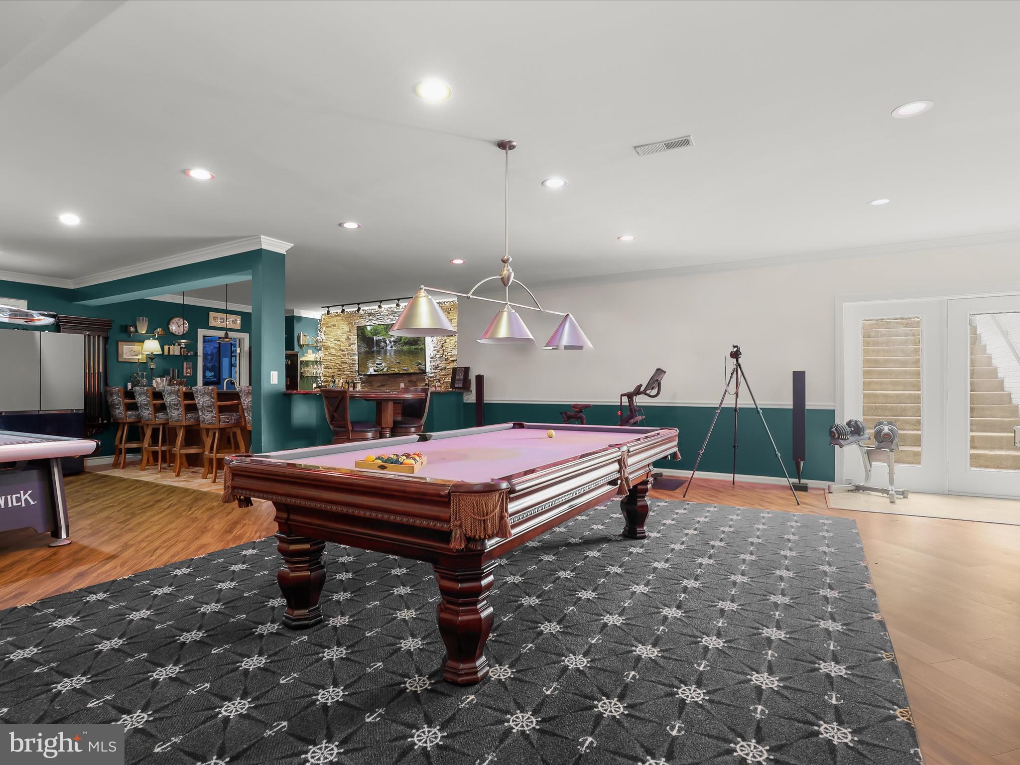 SOUTH RIVER COLONY - Residential