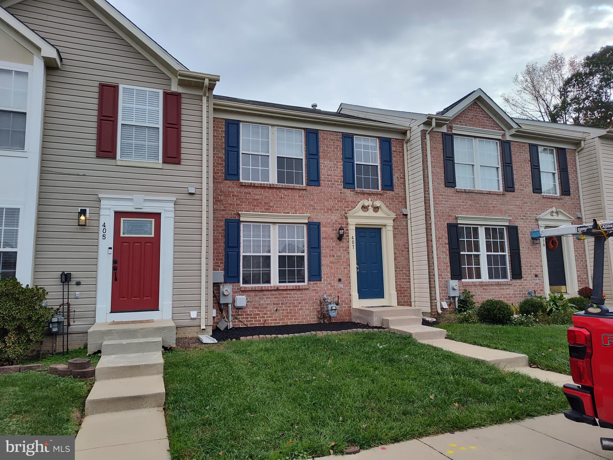 3 Bedroom, 2 1/2 Bath townhouse with finished basement and deck.  Backs to woods. Great location. Minutes from I95 / Schools / Shopping.  New carpet and freshly painted.