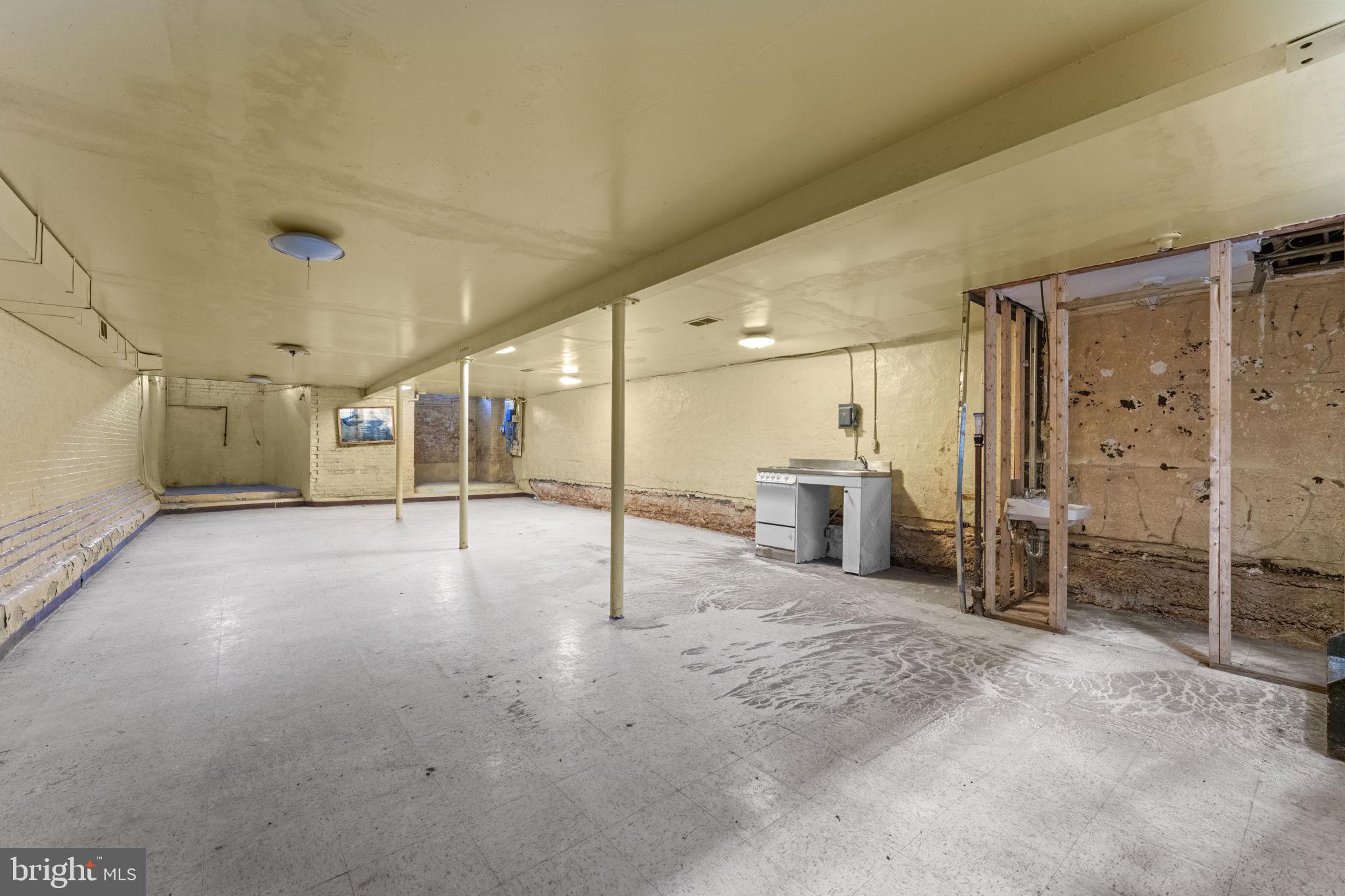 MICHIGAN PARK - Commercial Sale