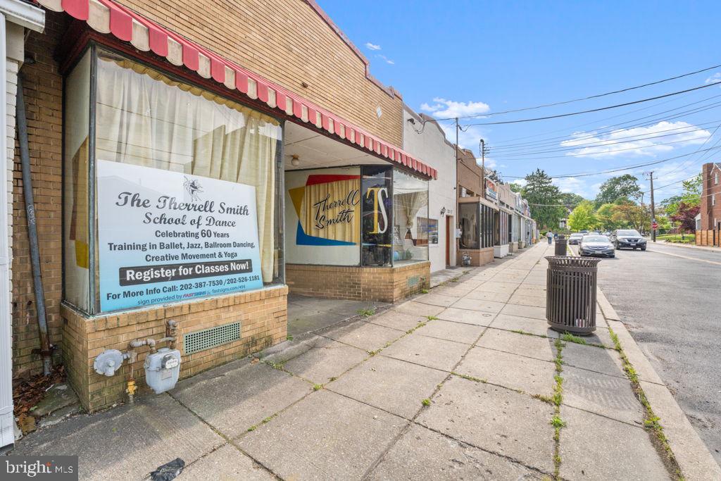 MICHIGAN PARK - Commercial Sale