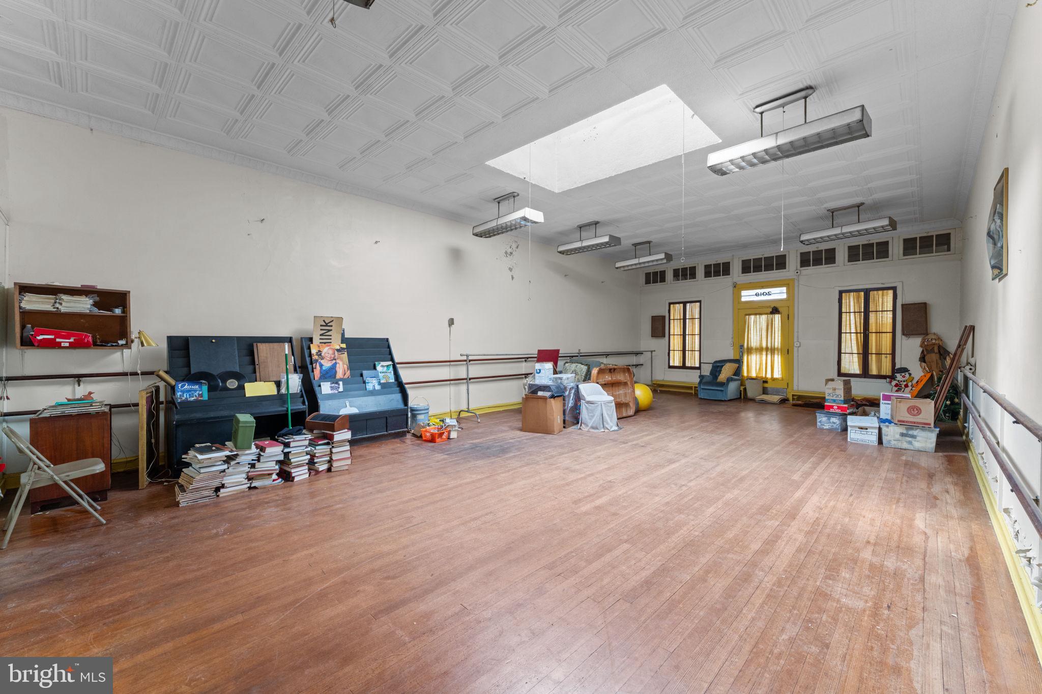 MICHIGAN PARK - Commercial Sale