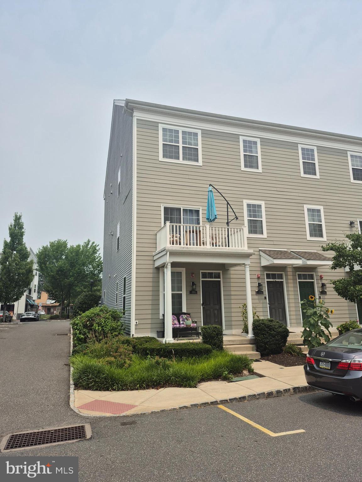 WATERSIDE - Residential