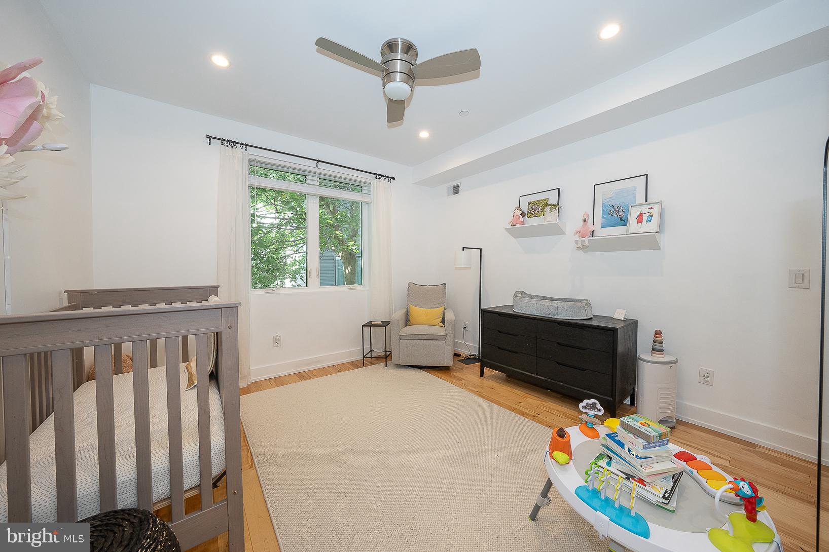 POINT BREEZE - Residential