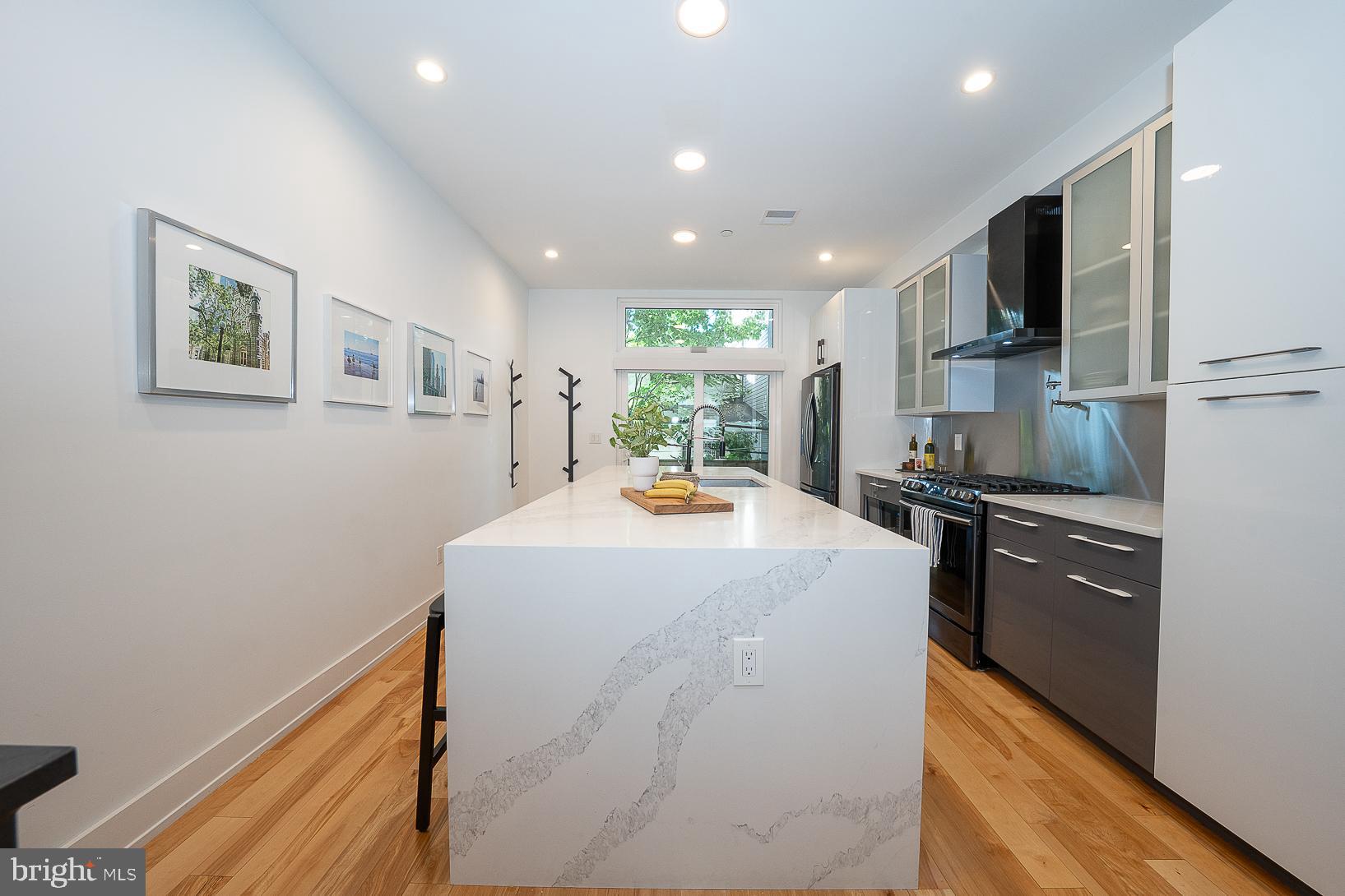 POINT BREEZE - Residential