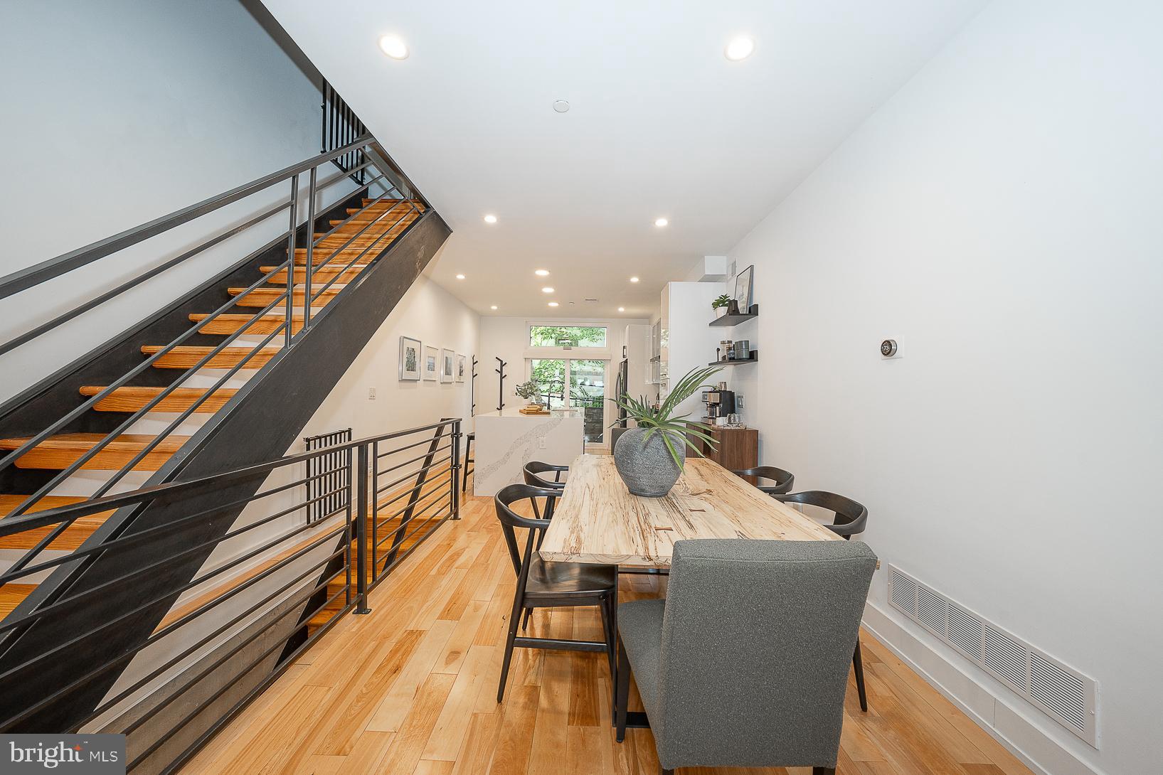POINT BREEZE - Residential