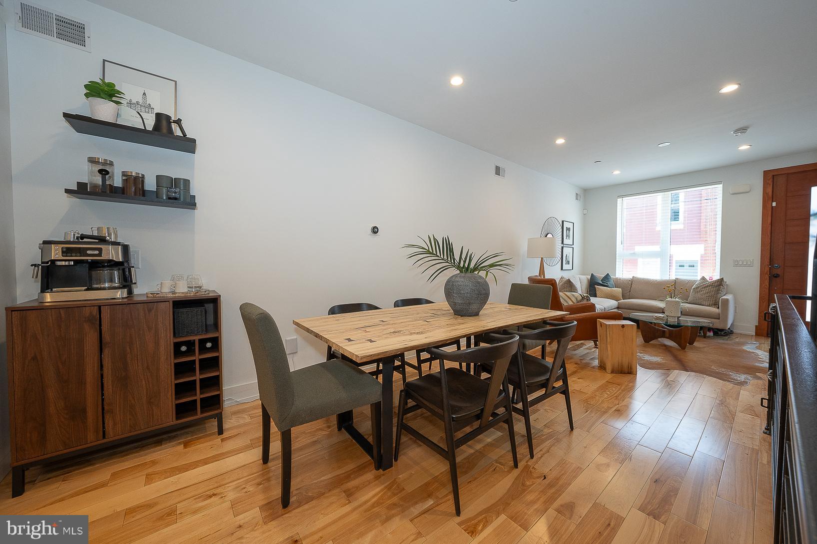 POINT BREEZE - Residential