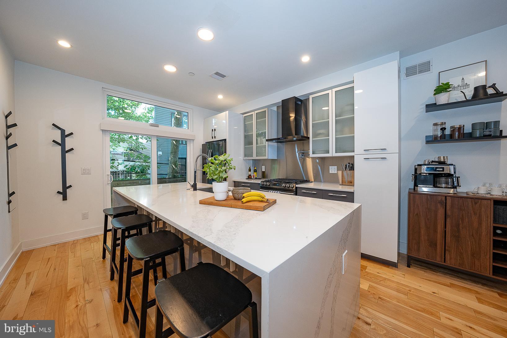POINT BREEZE - Residential