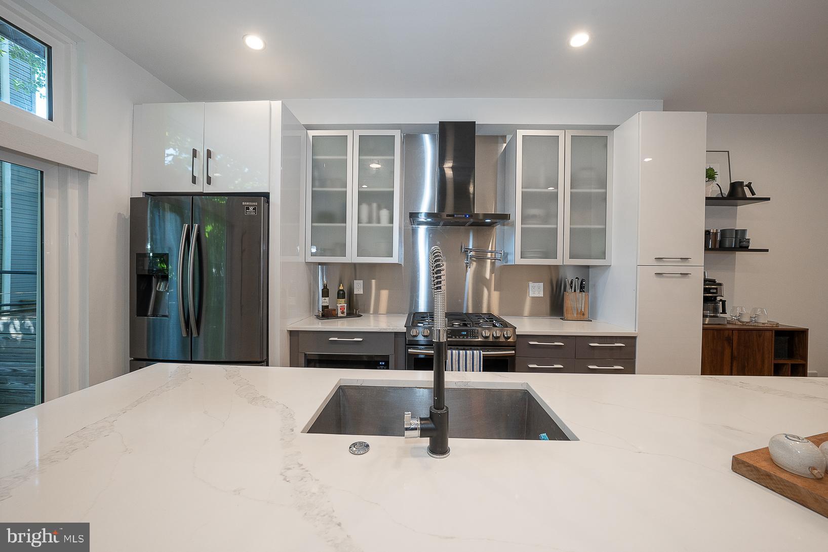 POINT BREEZE - Residential