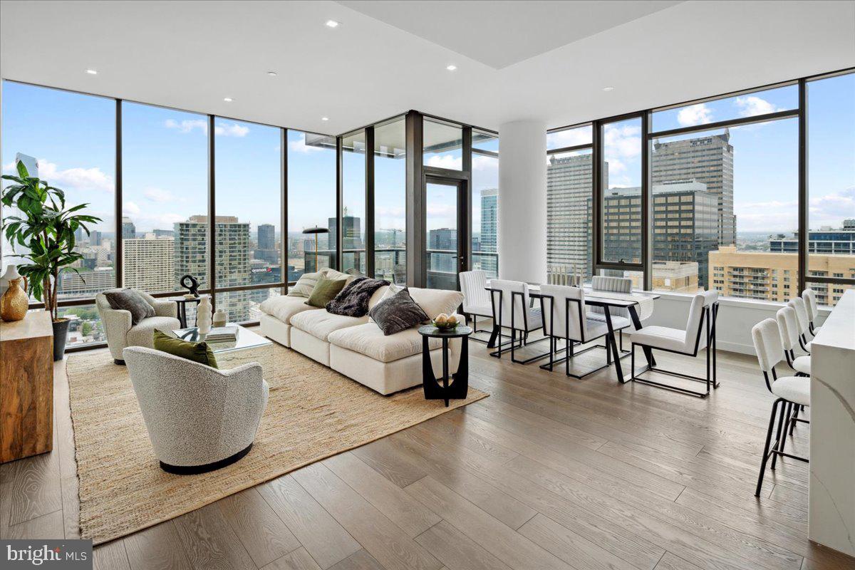RITTENHOUSE SQUARE - Residential