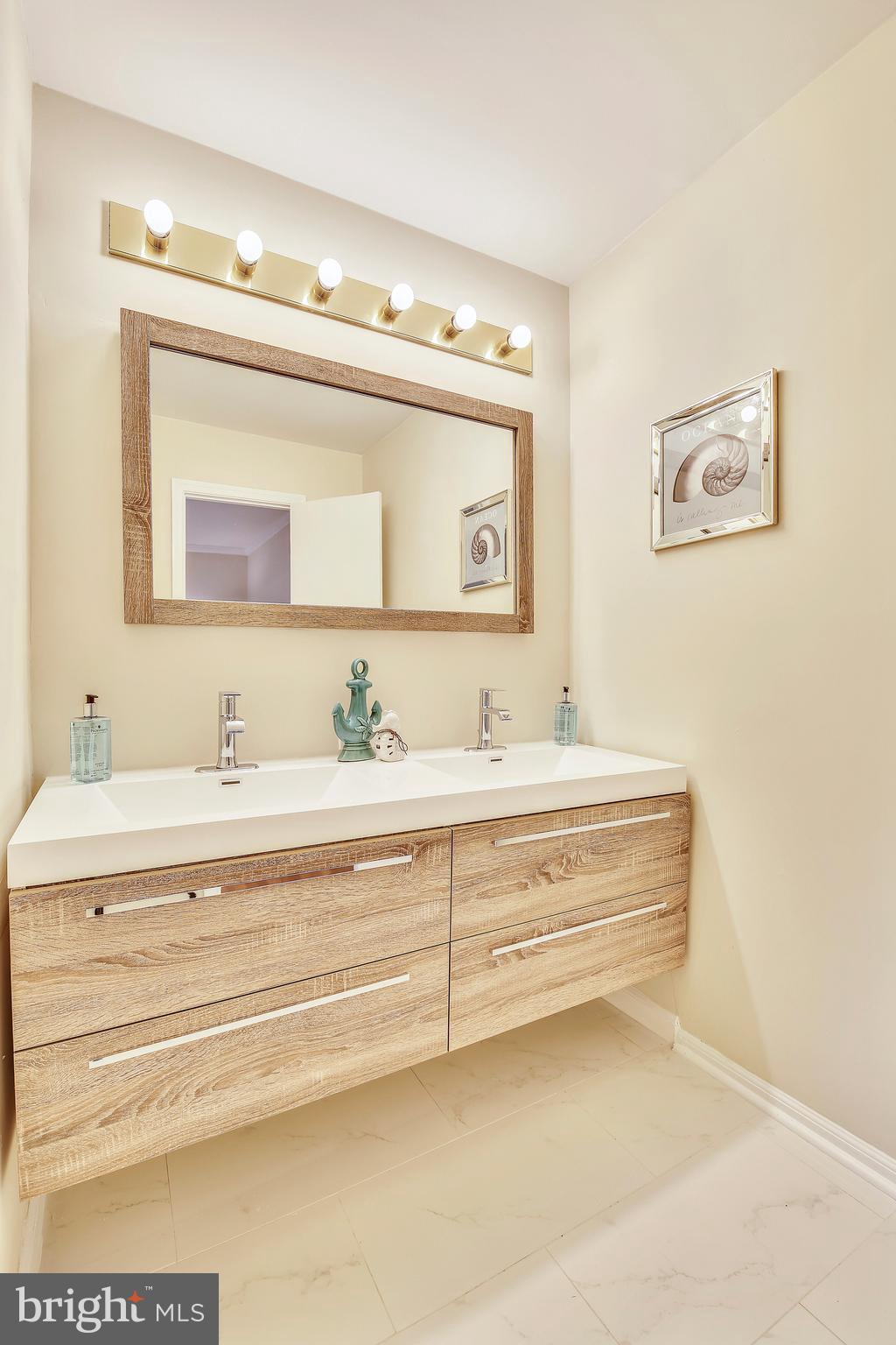 BROOKVILLE KNOLLS - Residential