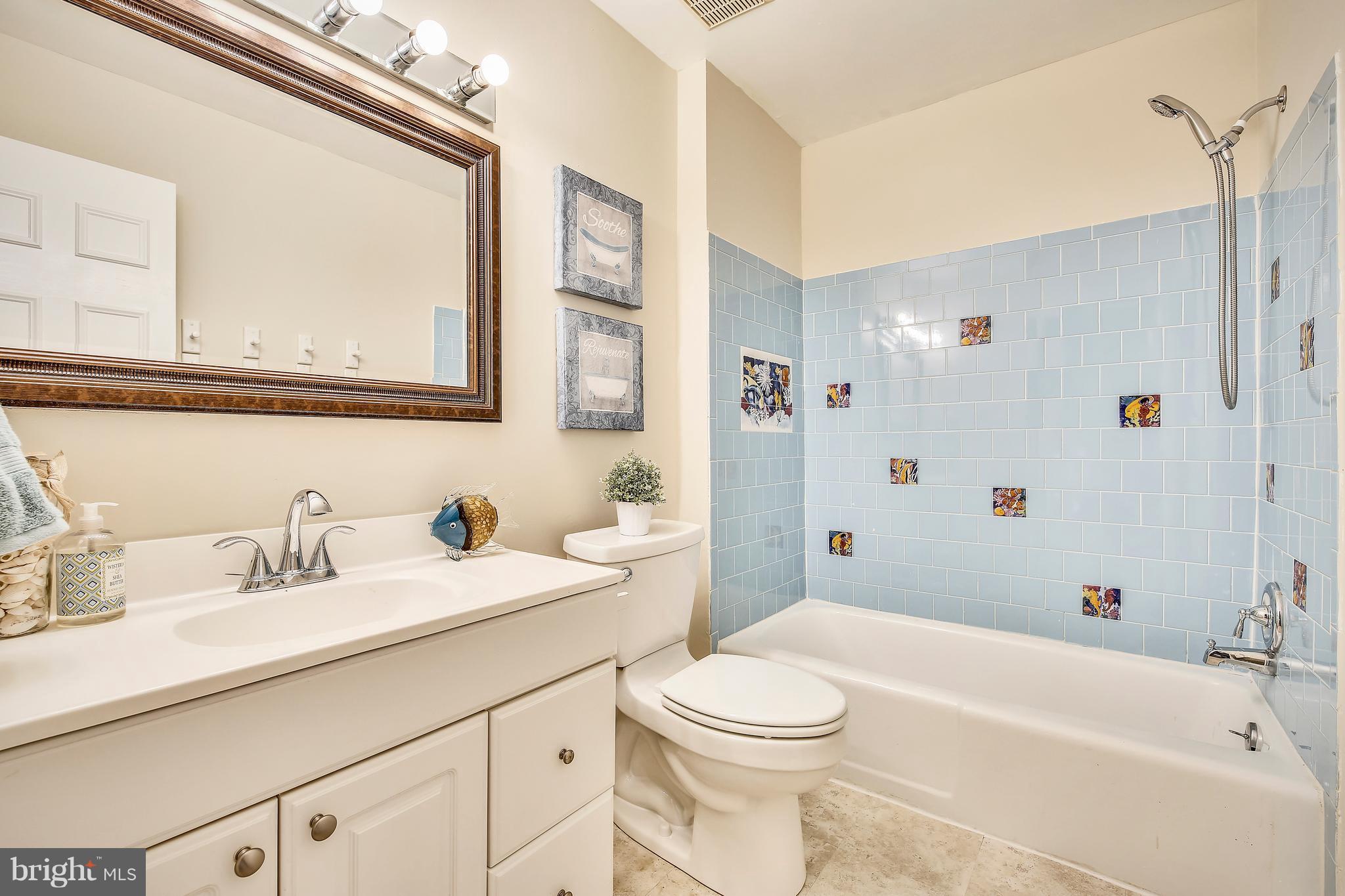 BROOKVILLE KNOLLS - Residential