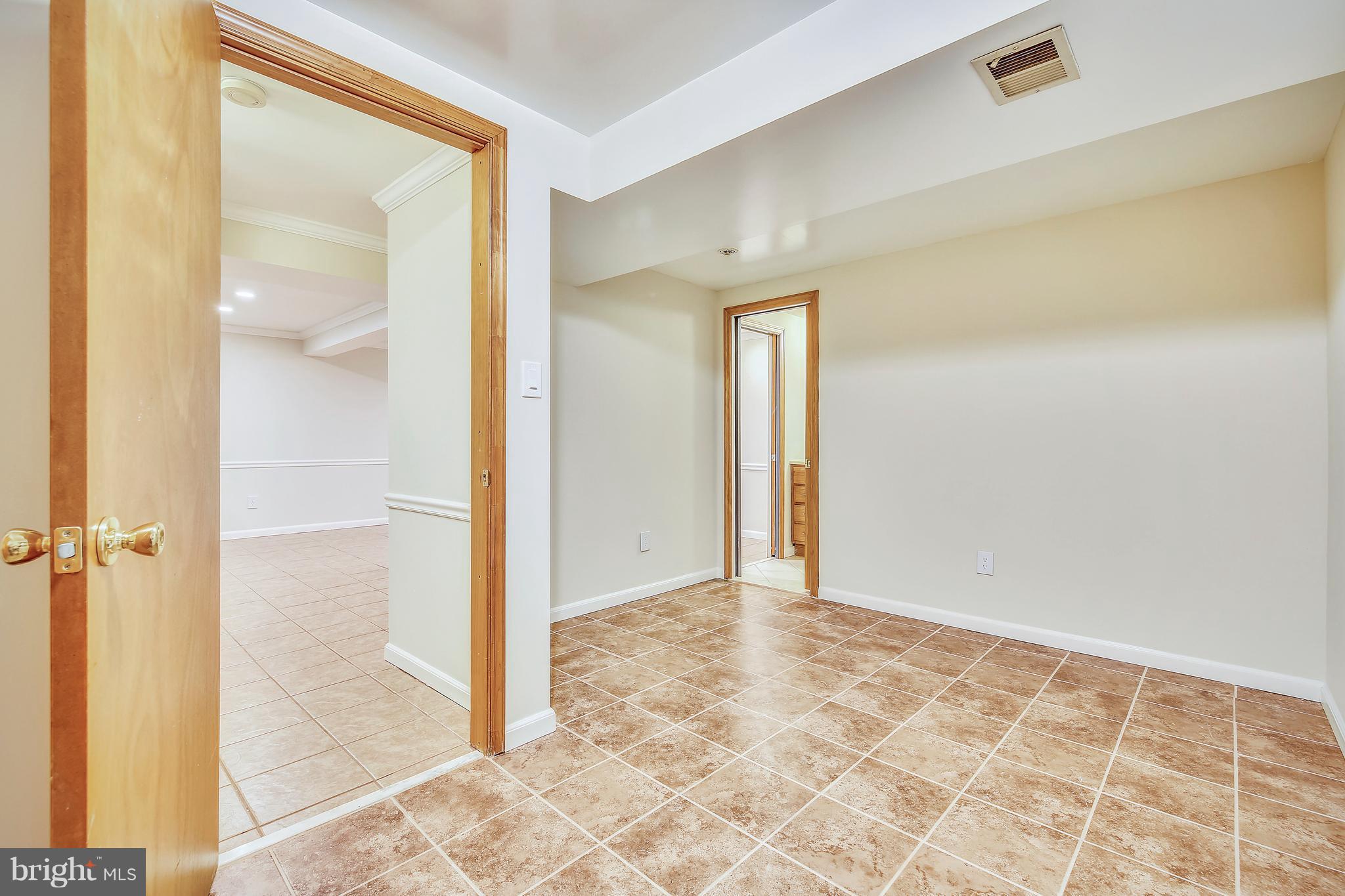 BROOKVILLE KNOLLS - Residential