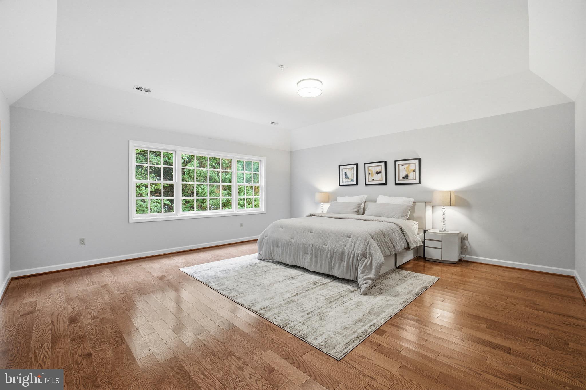 RIVER FALLS - Residential
