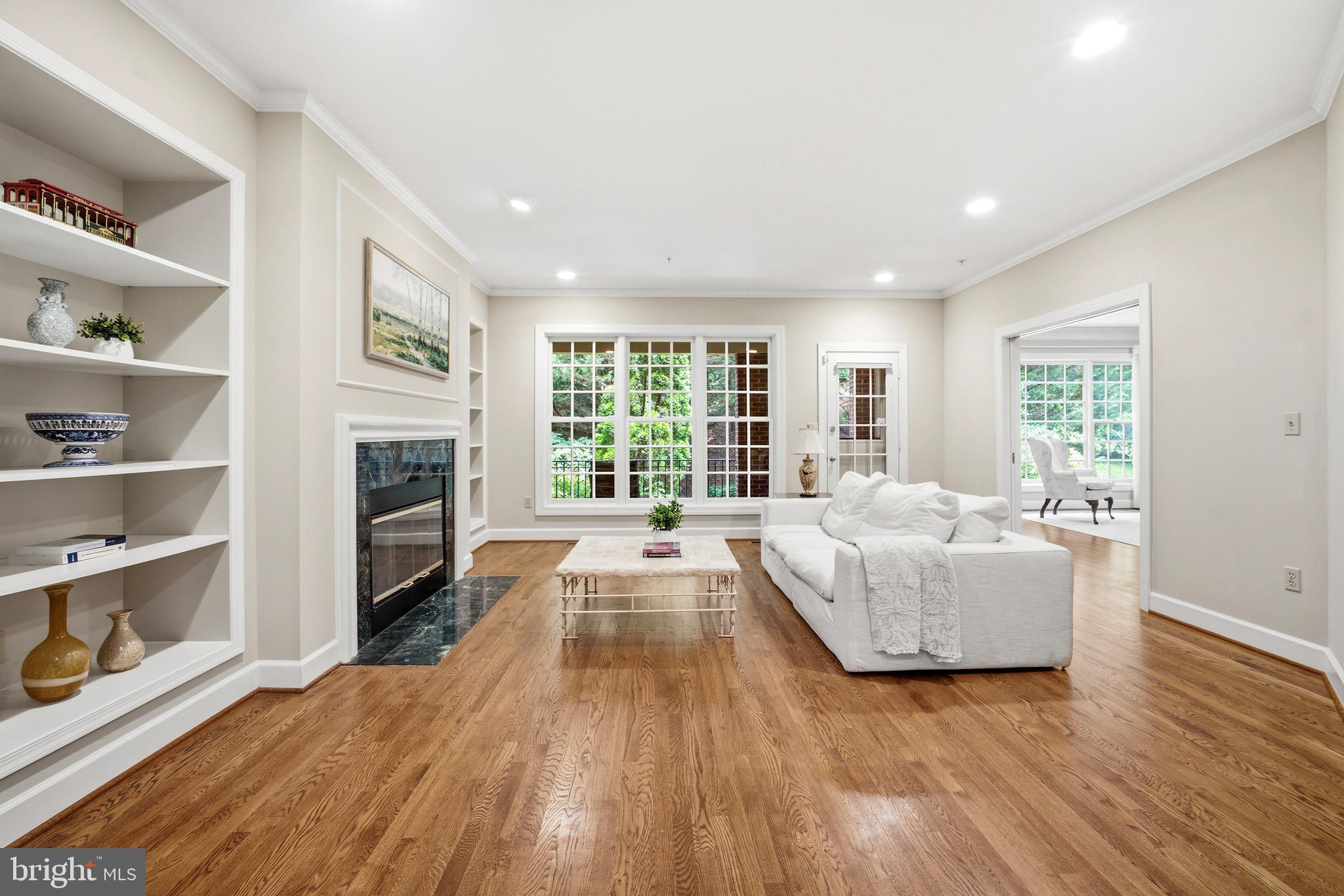RIVER FALLS - Residential