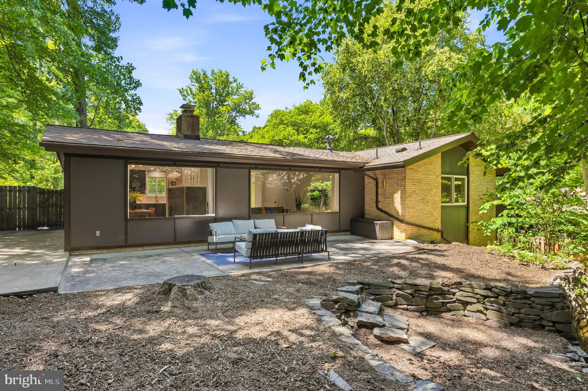 MANOR WOODS - Residential
