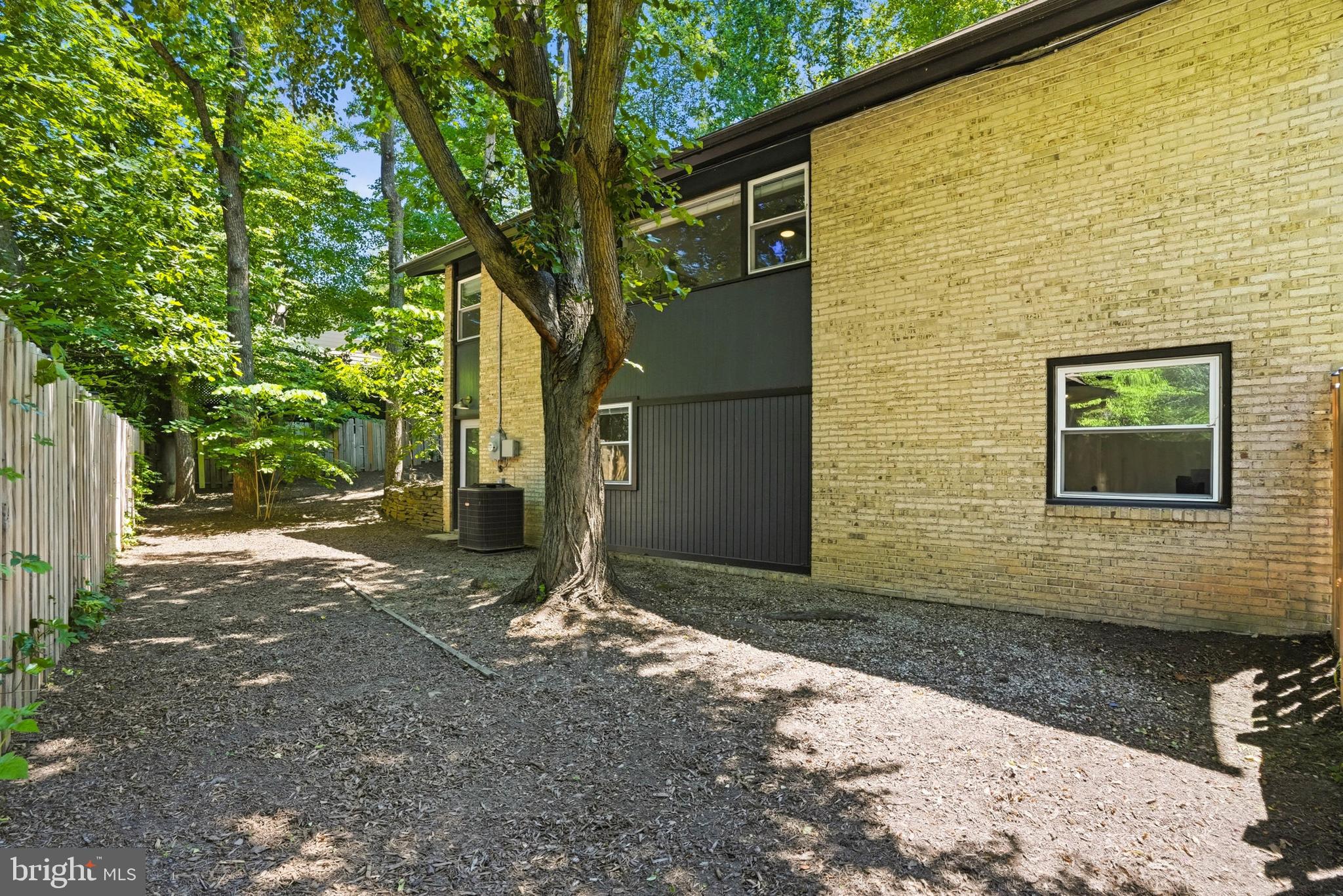 MANOR WOODS - Residential