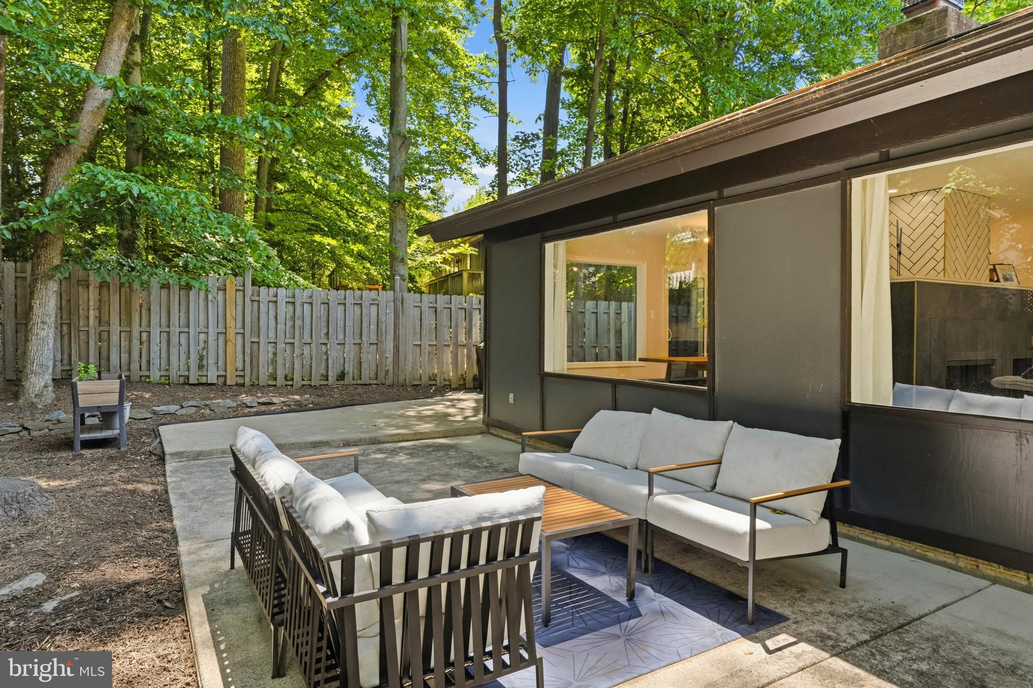 MANOR WOODS - Residential