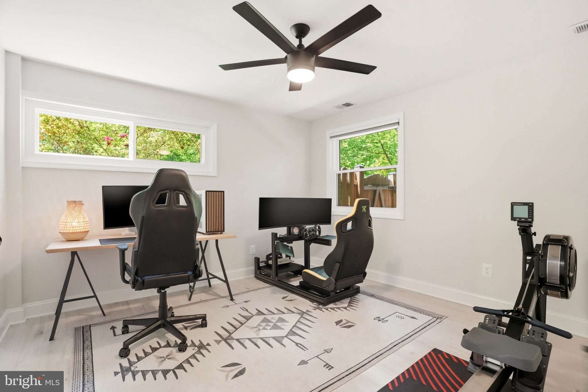 MANOR WOODS - Residential
