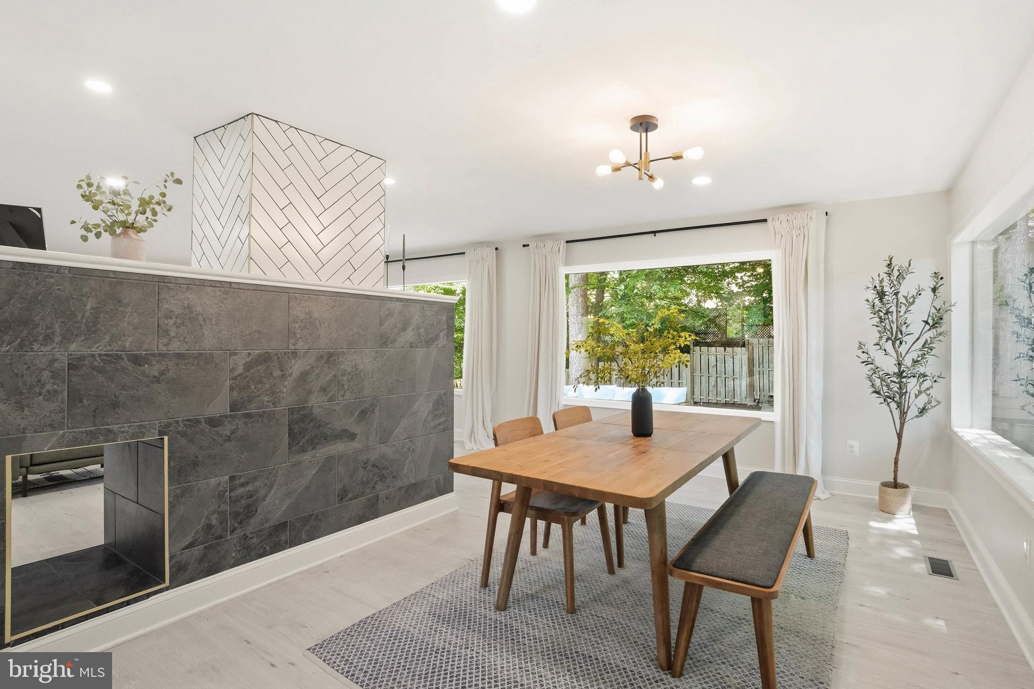 MANOR WOODS - Residential