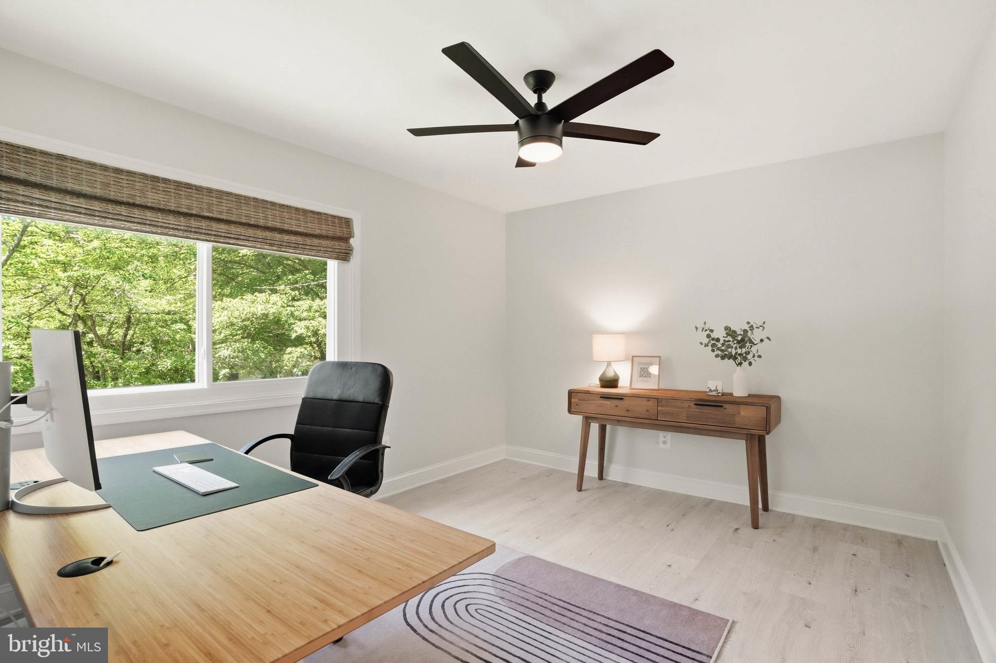 MANOR WOODS - Residential