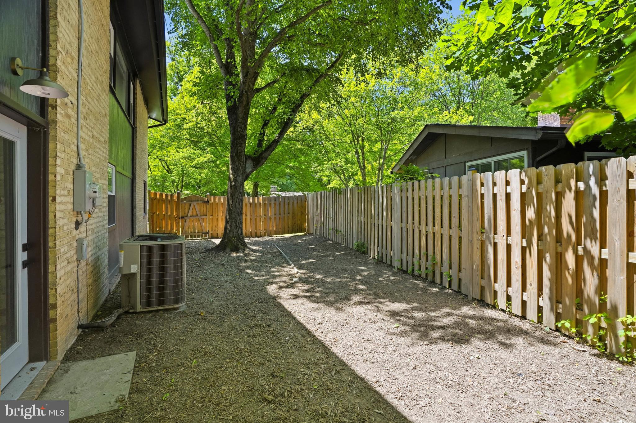 MANOR WOODS - Residential