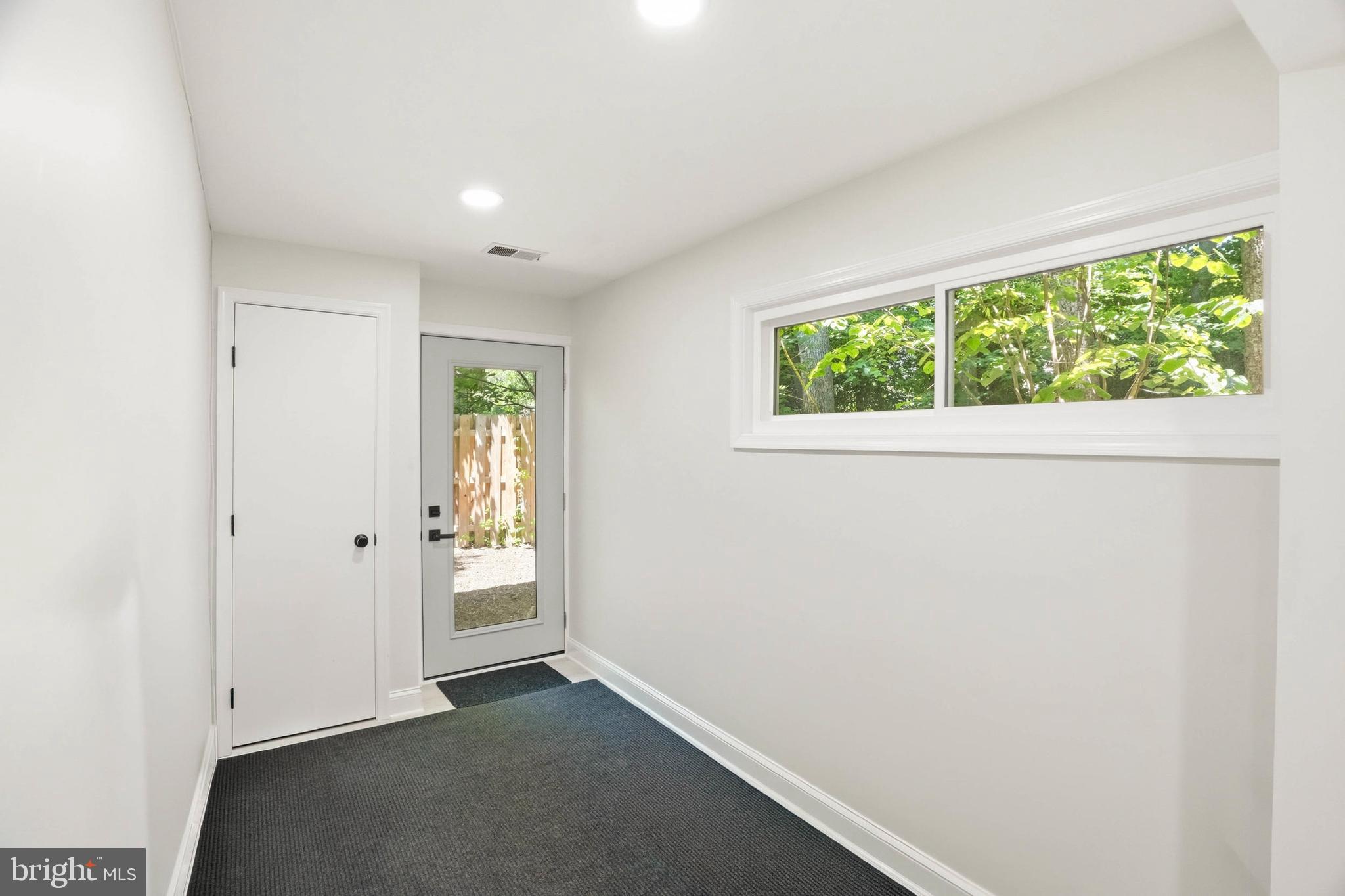 MANOR WOODS - Residential