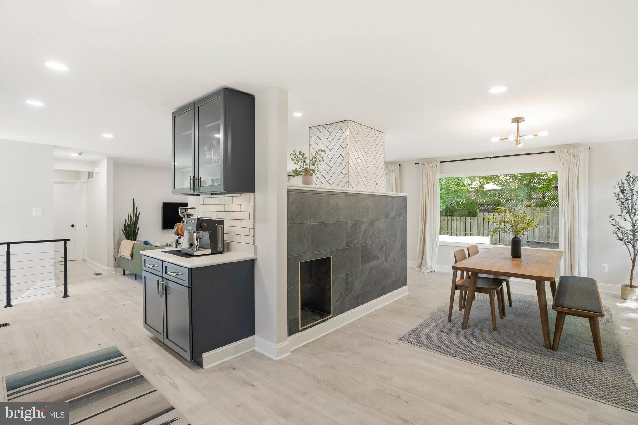 MANOR WOODS - Residential