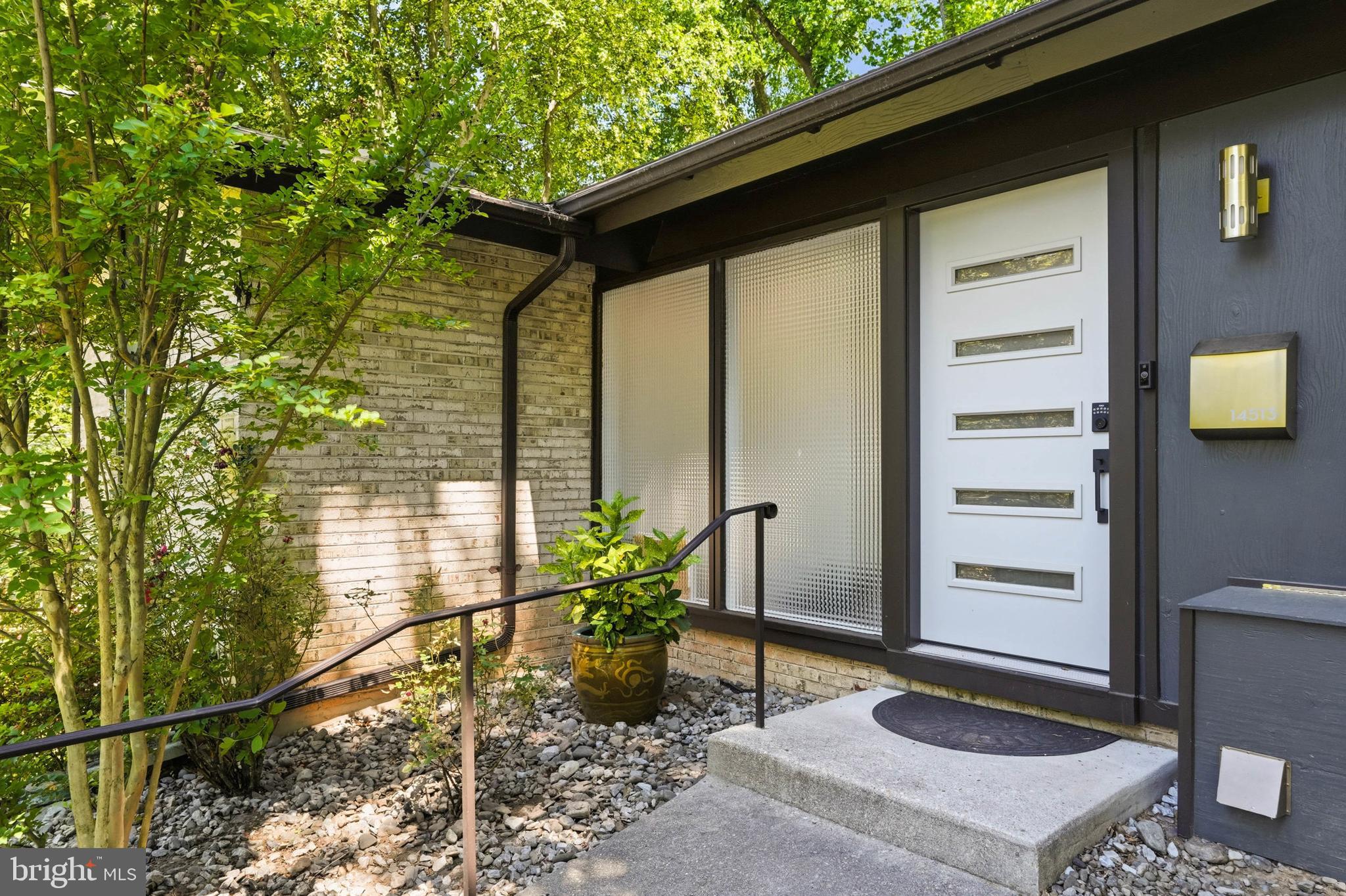 MANOR WOODS - Residential
