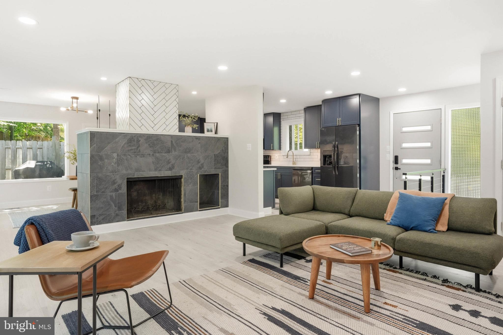 MANOR WOODS - Residential