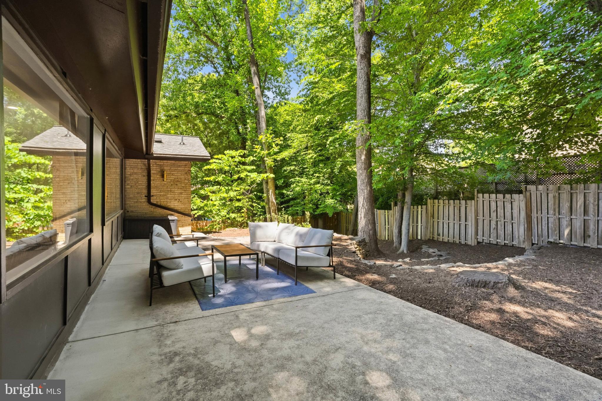 MANOR WOODS - Residential