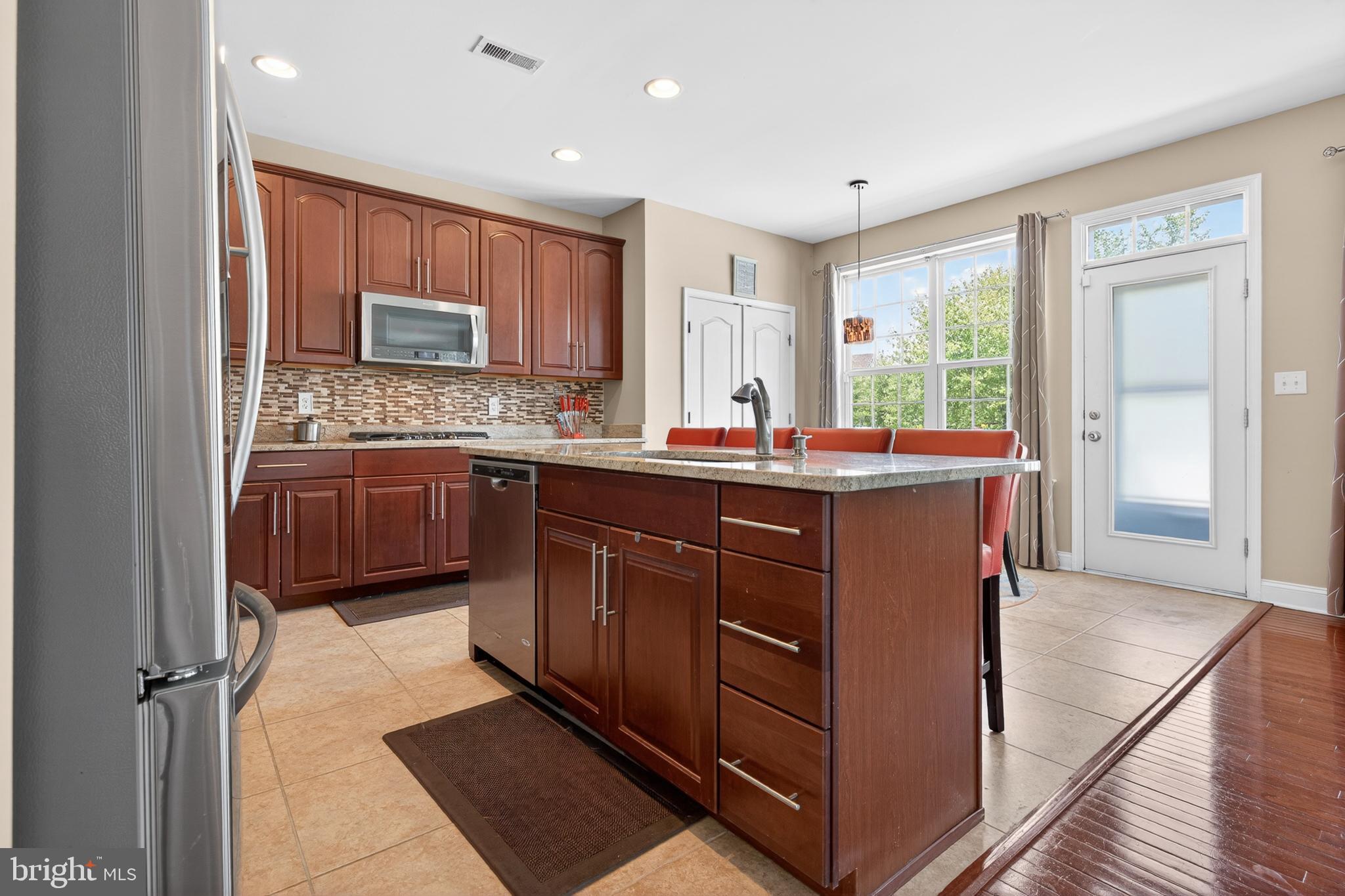 CROSSLAND AT CANAL - Residential