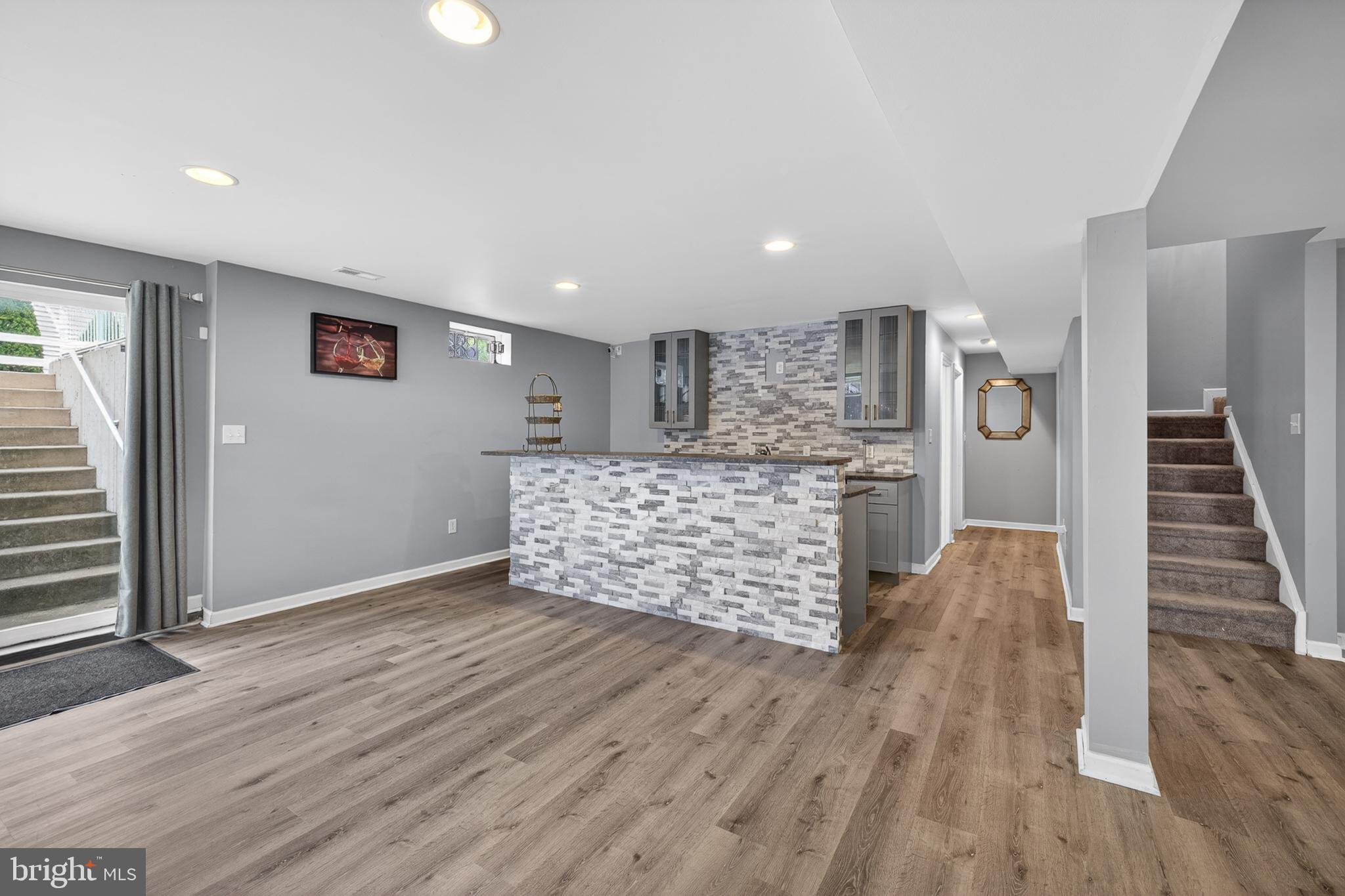 CROSSLAND AT CANAL - Residential