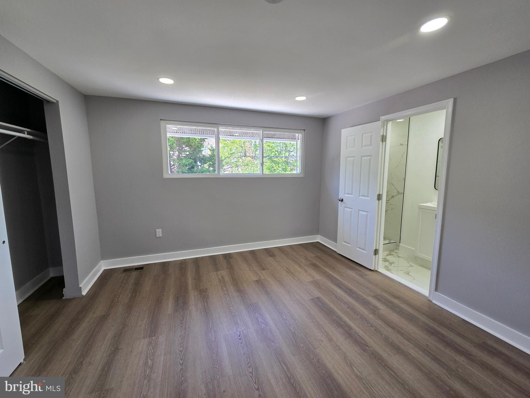YORKTOWN - Residential