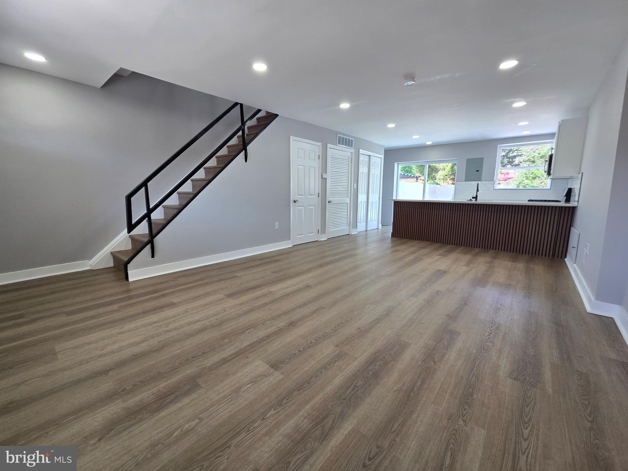 YORKTOWN - Residential