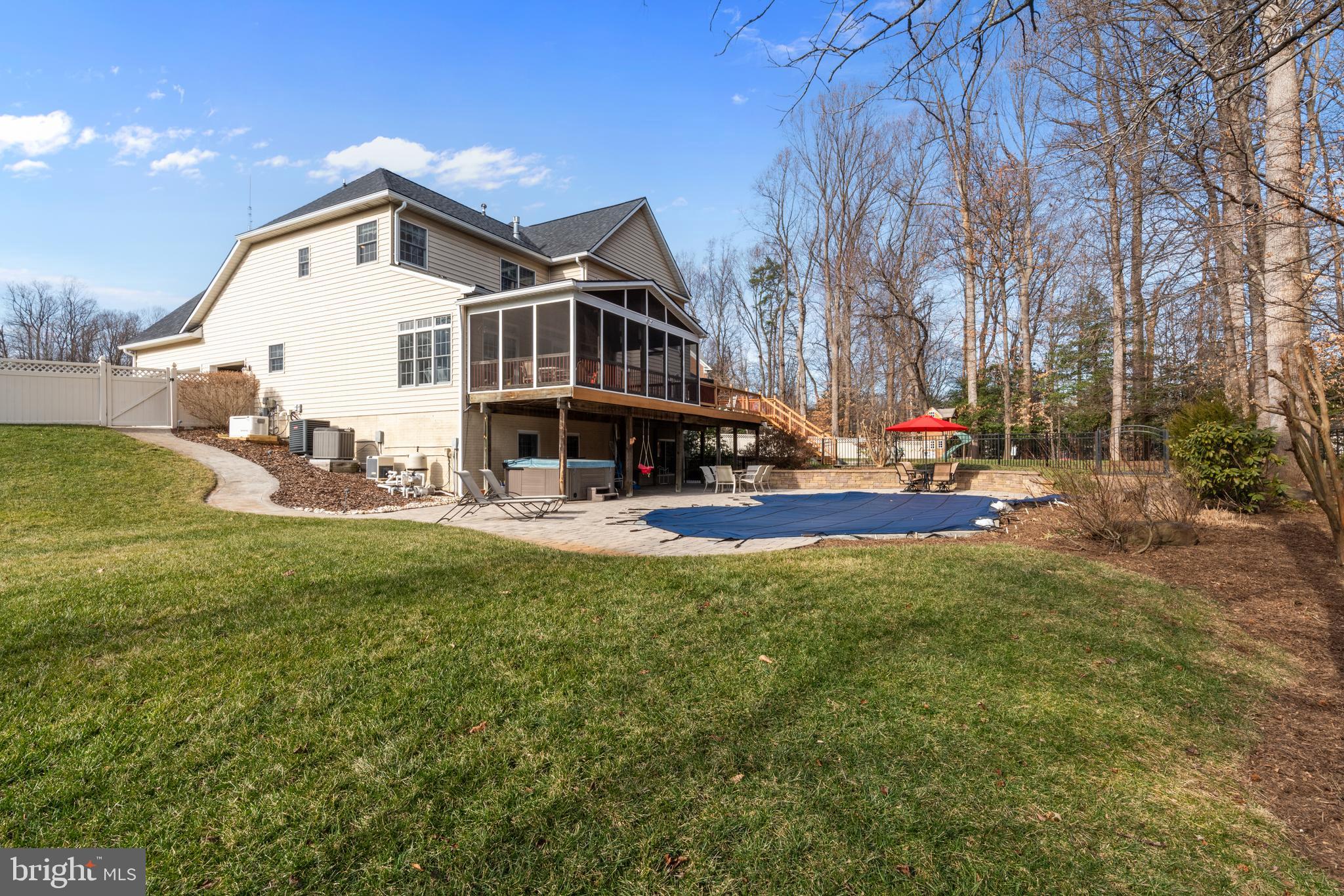 EAGLE POINTE - Residential